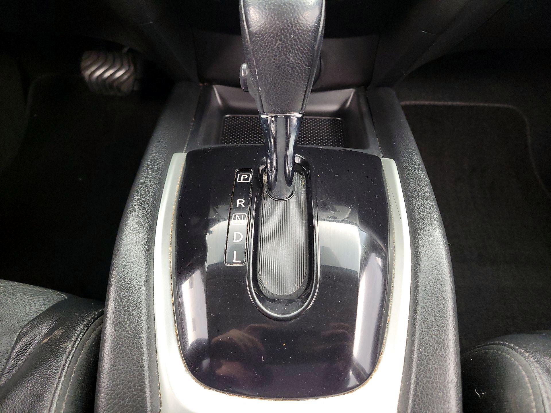 Thumbnail: 2016 Nissan Rogue - 17