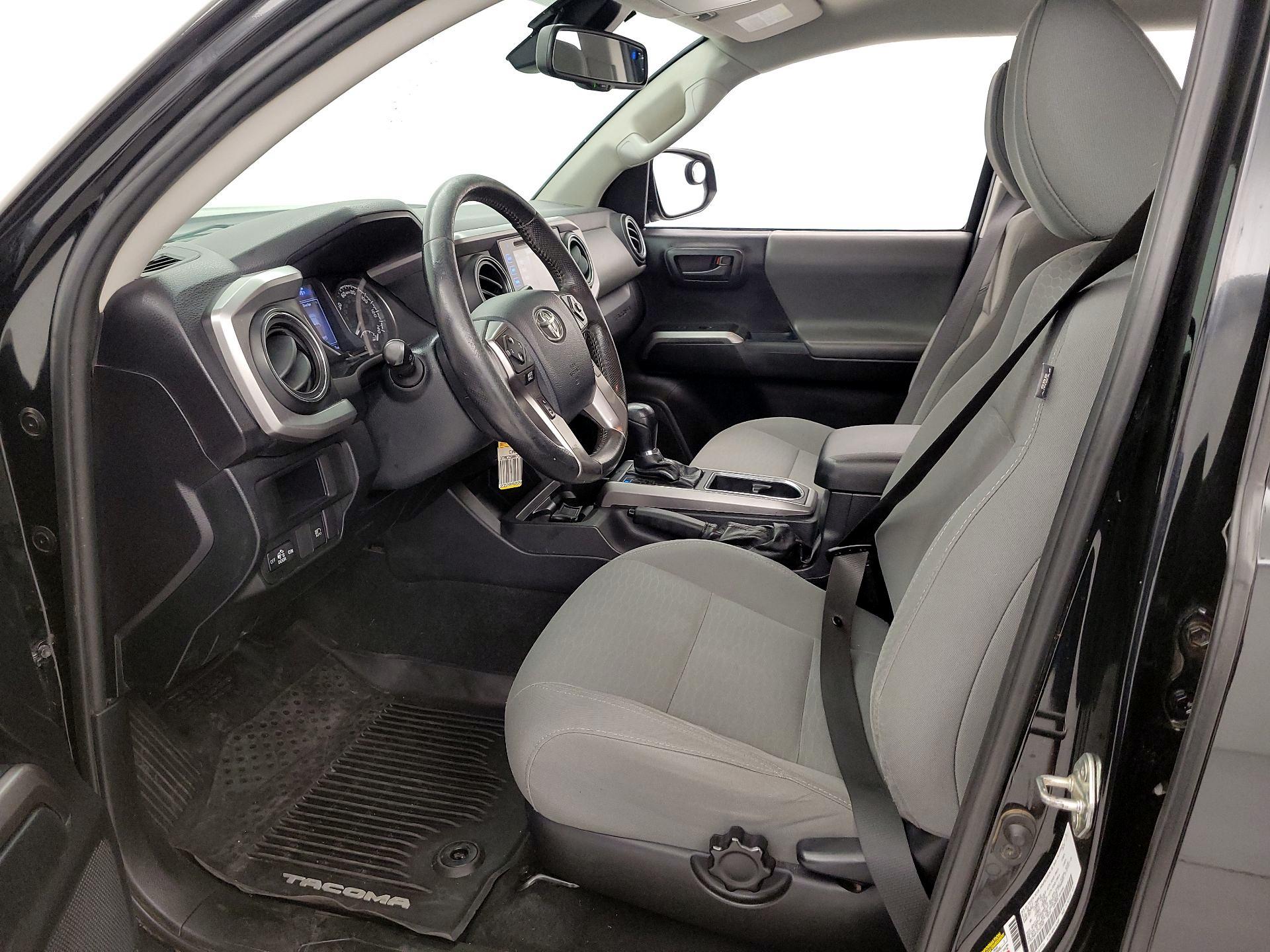 Thumbnail: 2018 Toyota Tacoma - 11