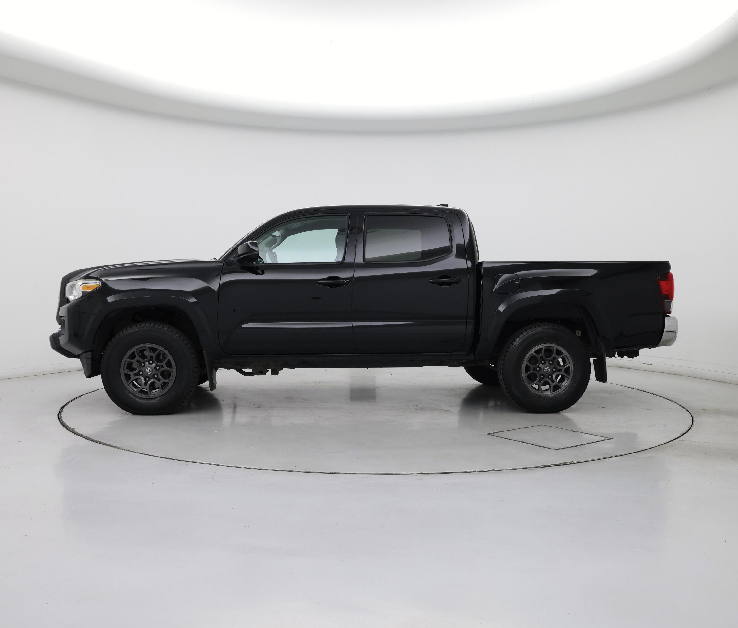 Thumbnail: 2018 Toyota Tacoma - 3