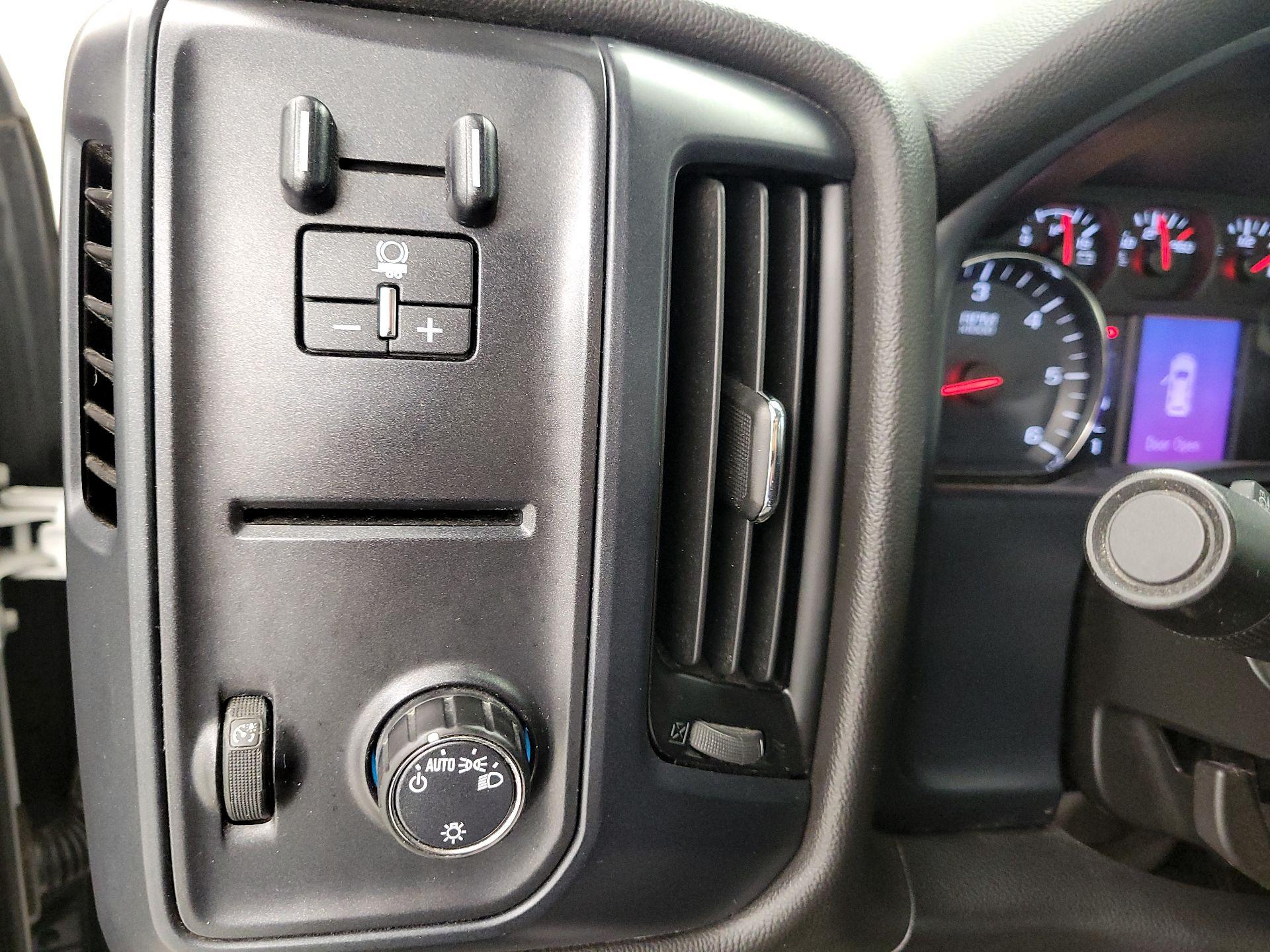 Thumbnail: 2019 Chevrolet Silverado 2500 - 13