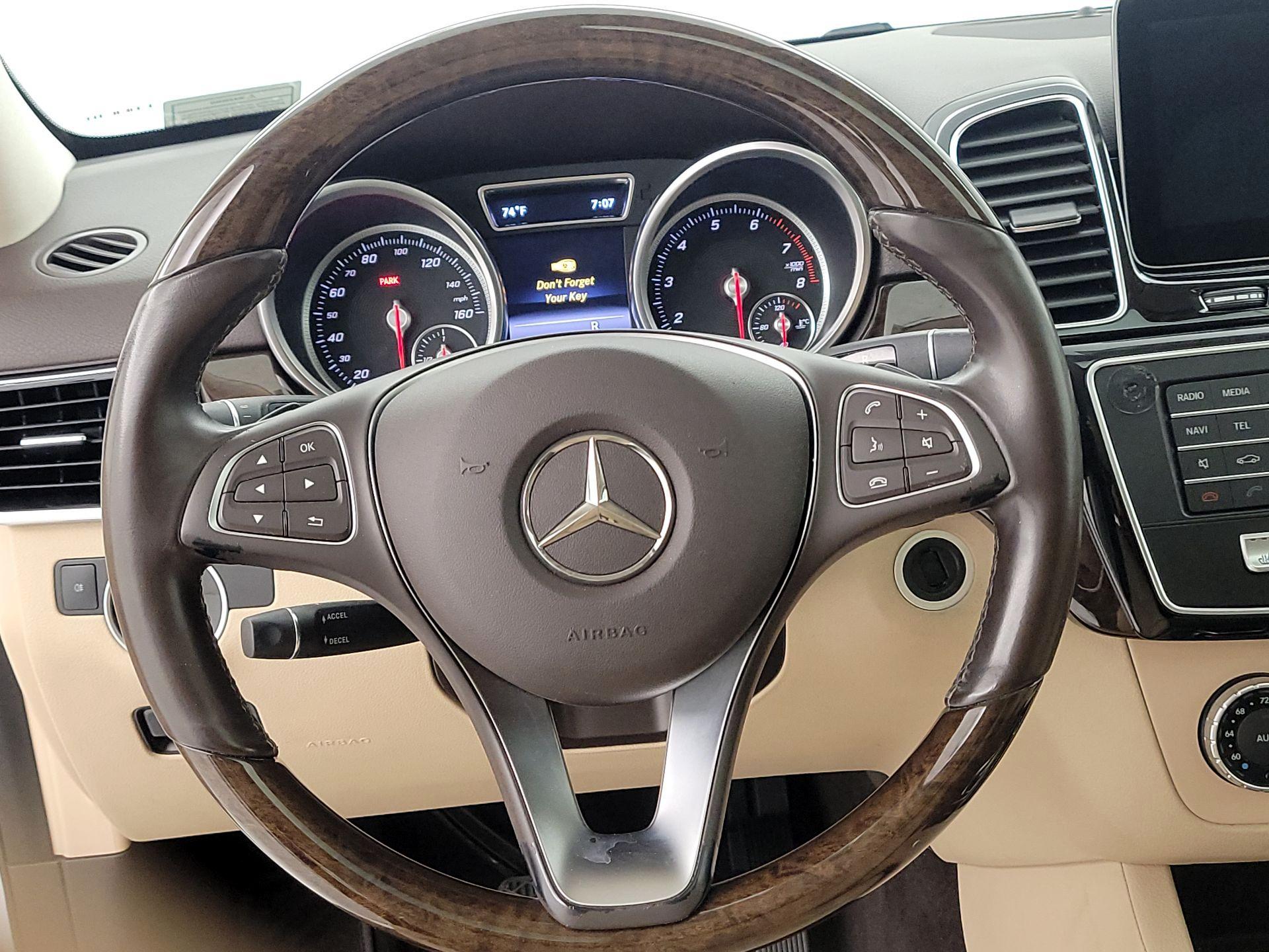 Thumbnail: 2016 Mercedes-Benz GLE - 10