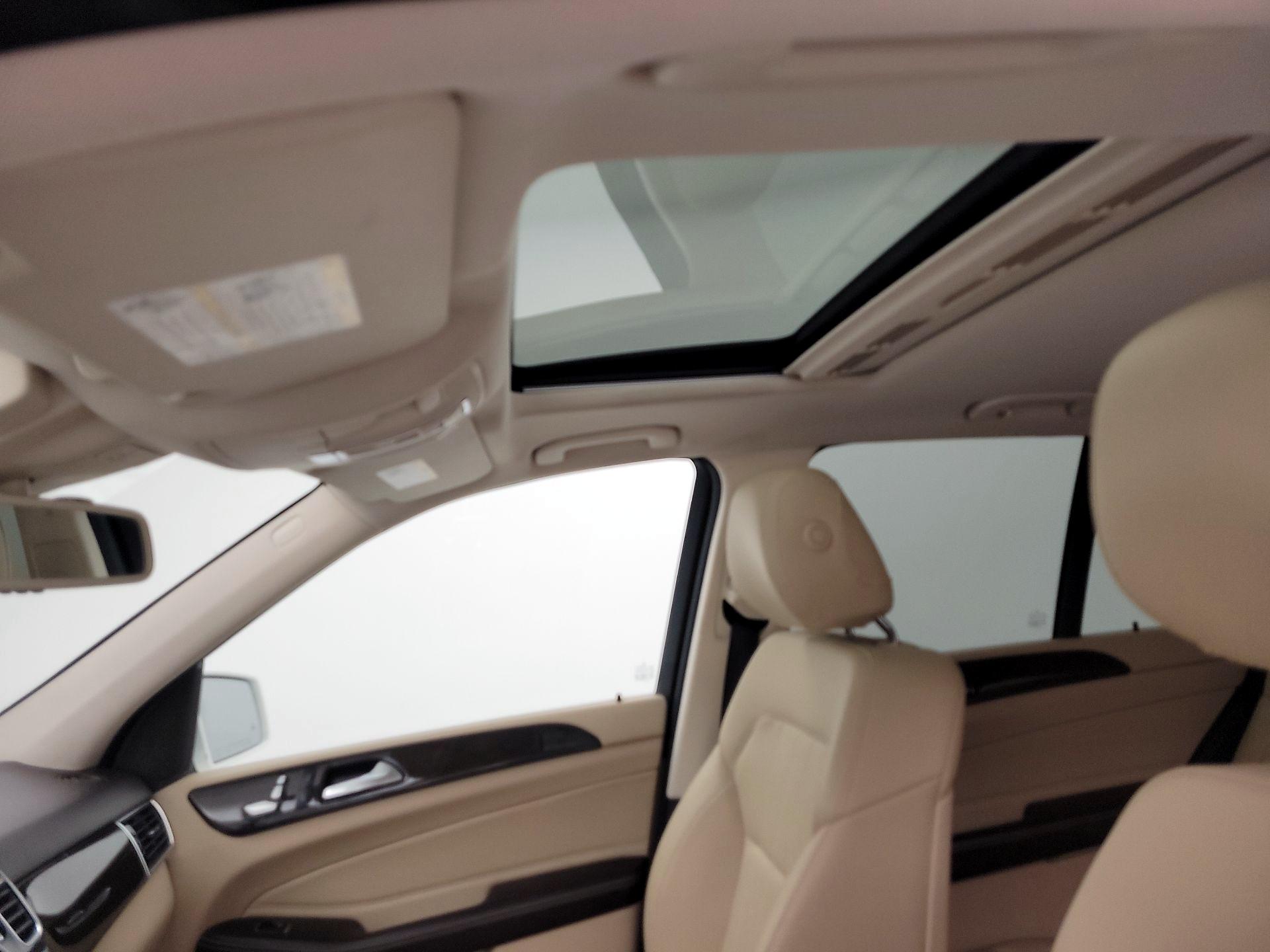 Thumbnail: 2016 Mercedes-Benz GLE - 18
