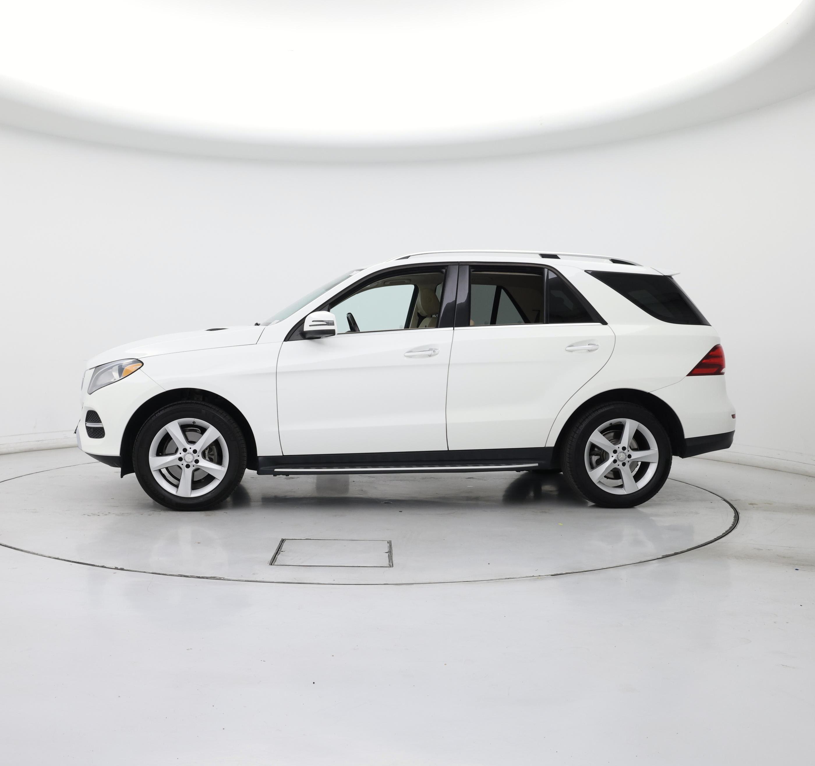 Thumbnail: 2016 Mercedes-Benz GLE - 3