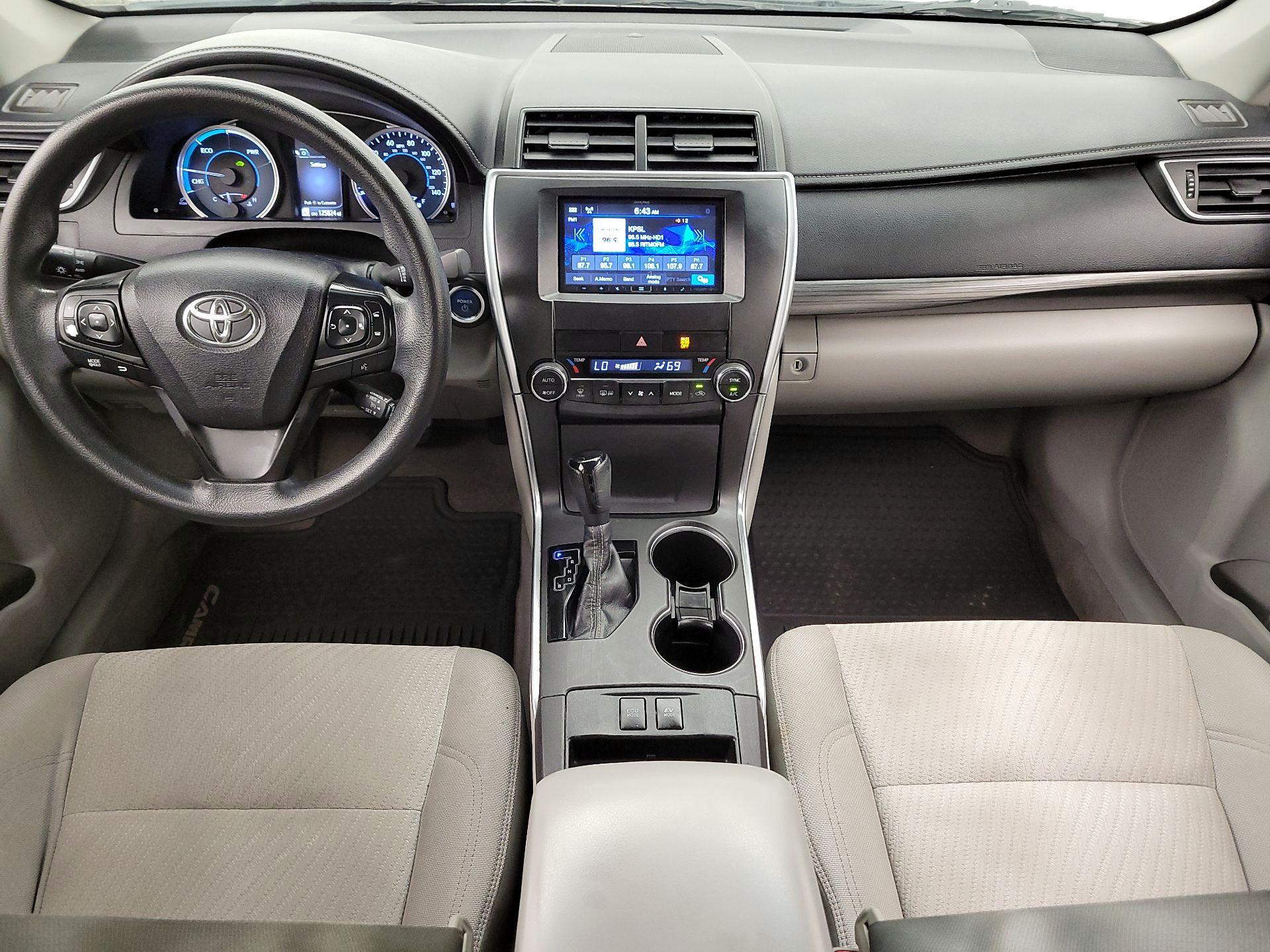 Thumbnail: 2015 Toyota Camry - 9