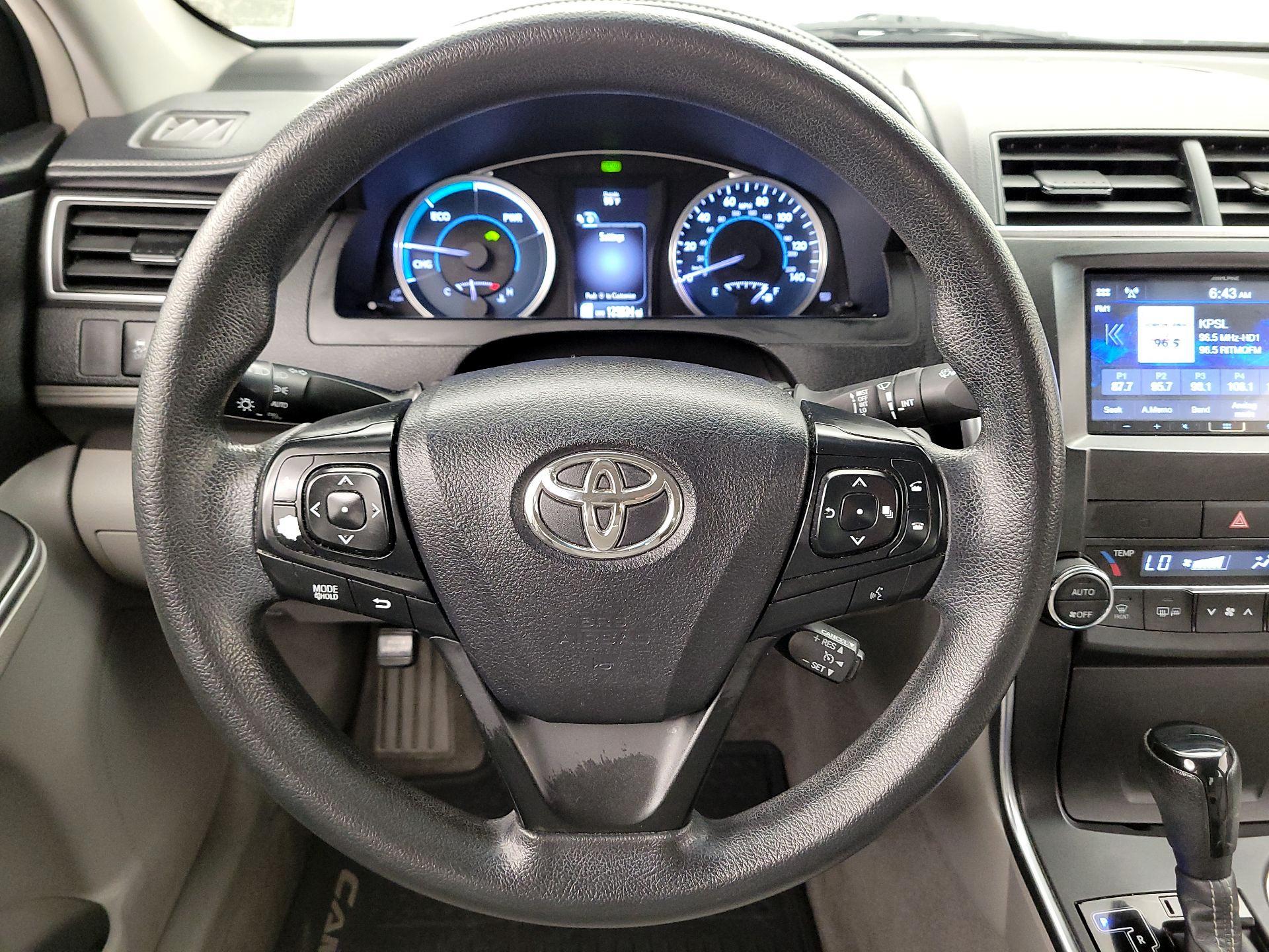 Thumbnail: 2015 Toyota Camry - 10