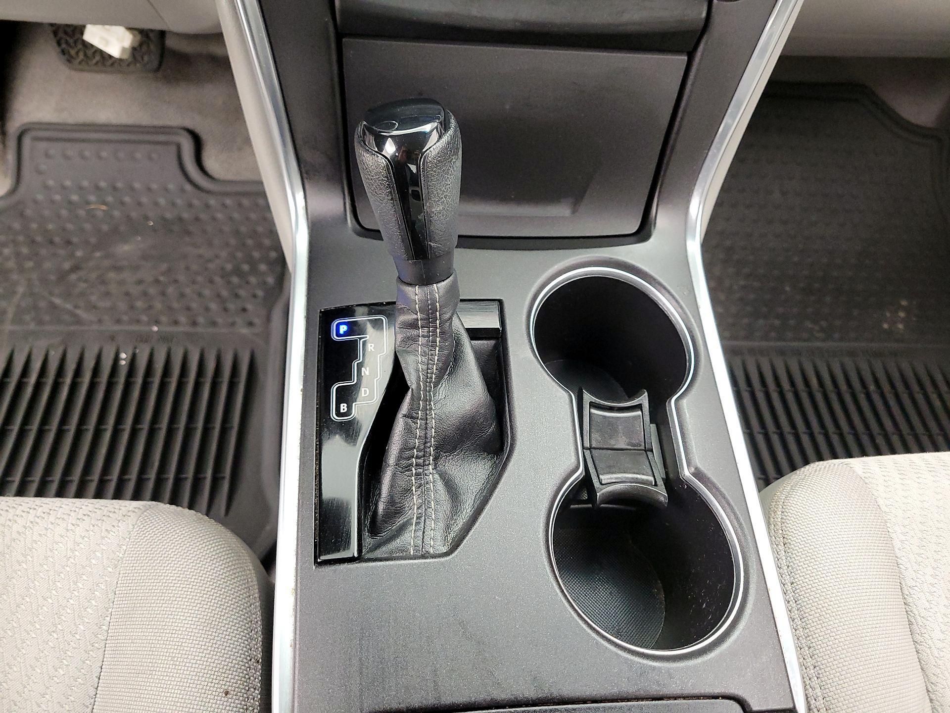Thumbnail: 2015 Toyota Camry - 17