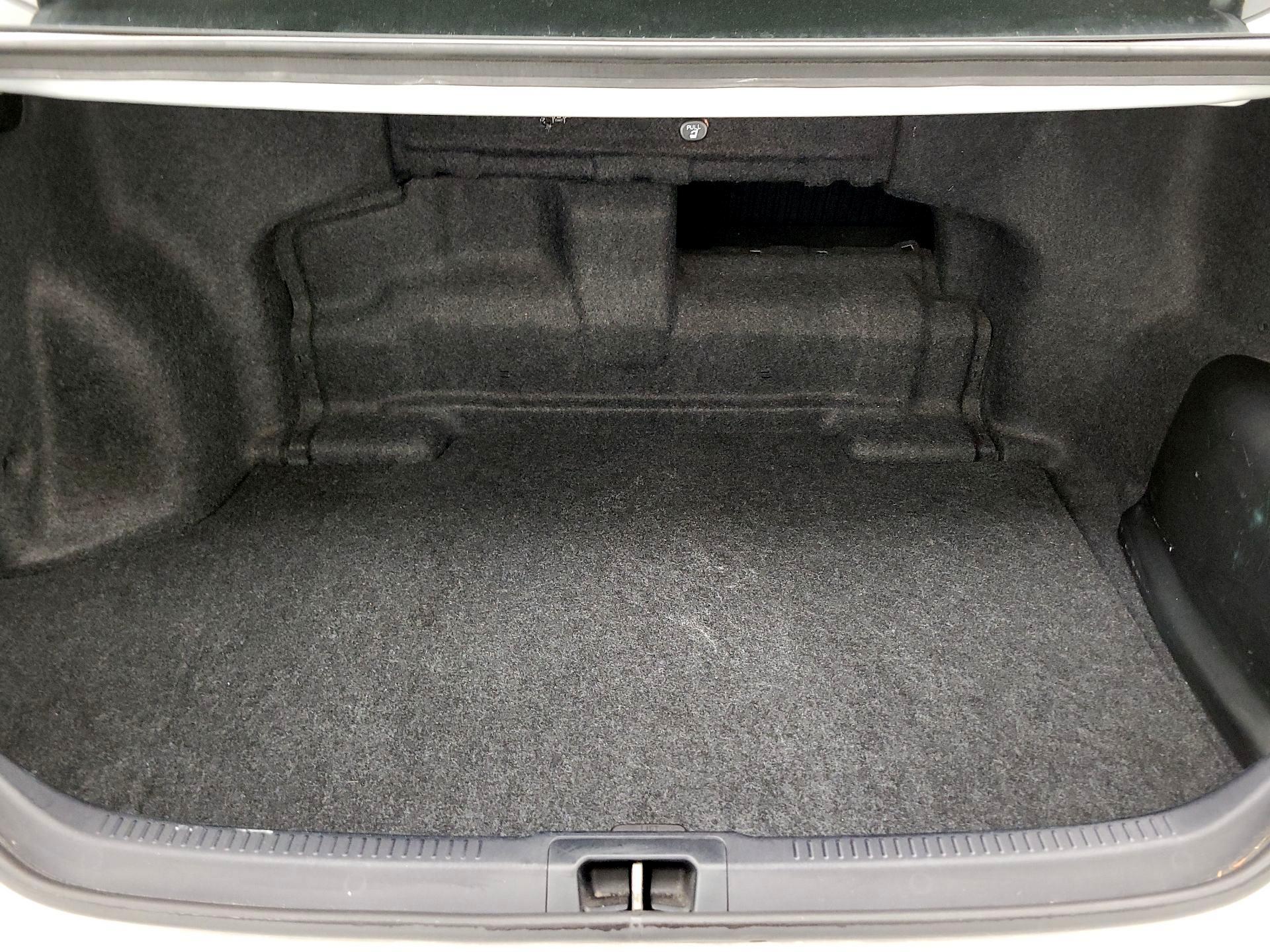 Thumbnail: 2015 Toyota Camry - 20