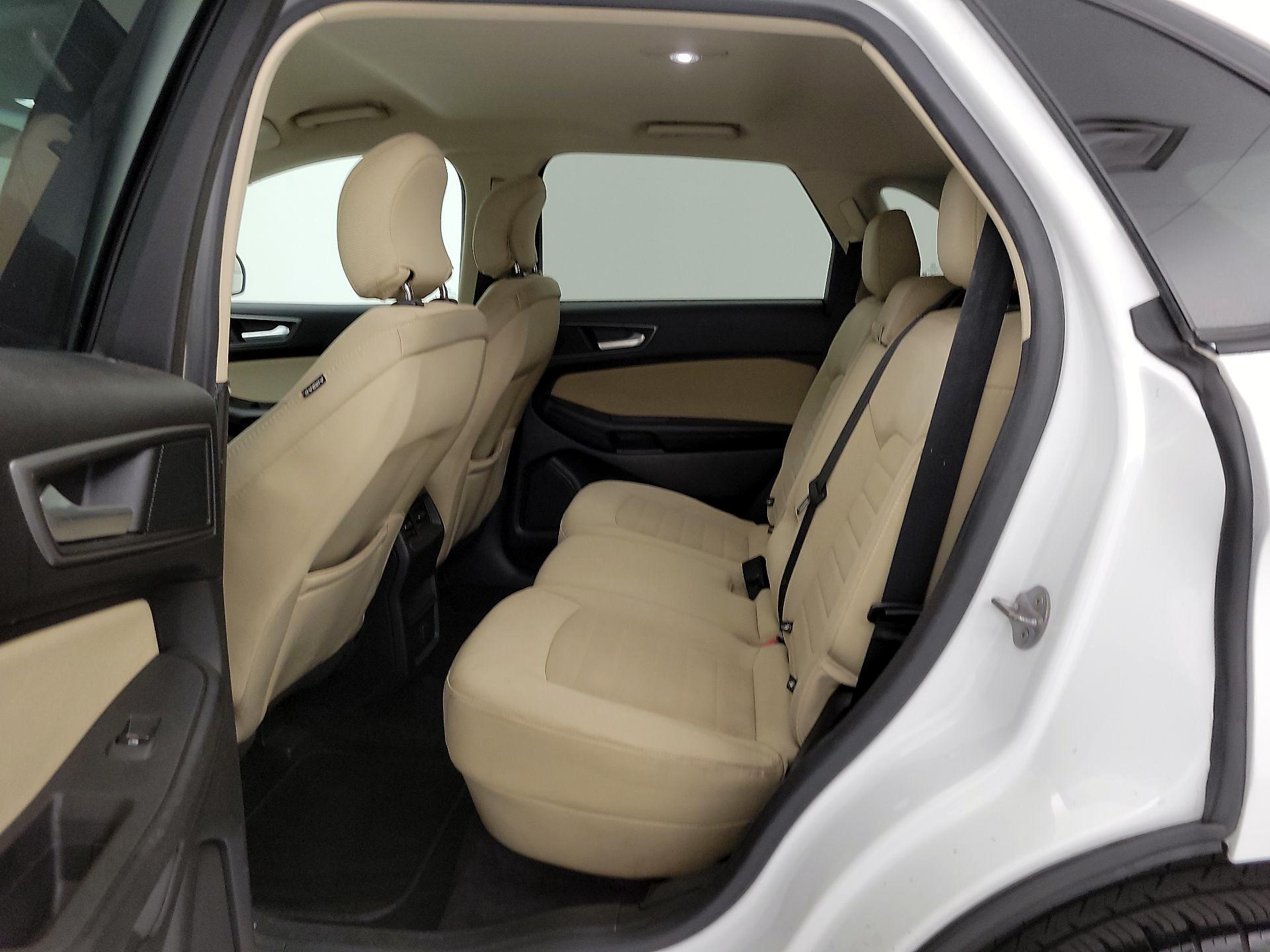 Thumbnail: 2016 Ford Edge - 19