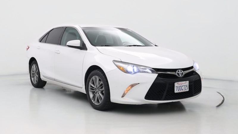 2017 Toyota Camry SE Hero Image