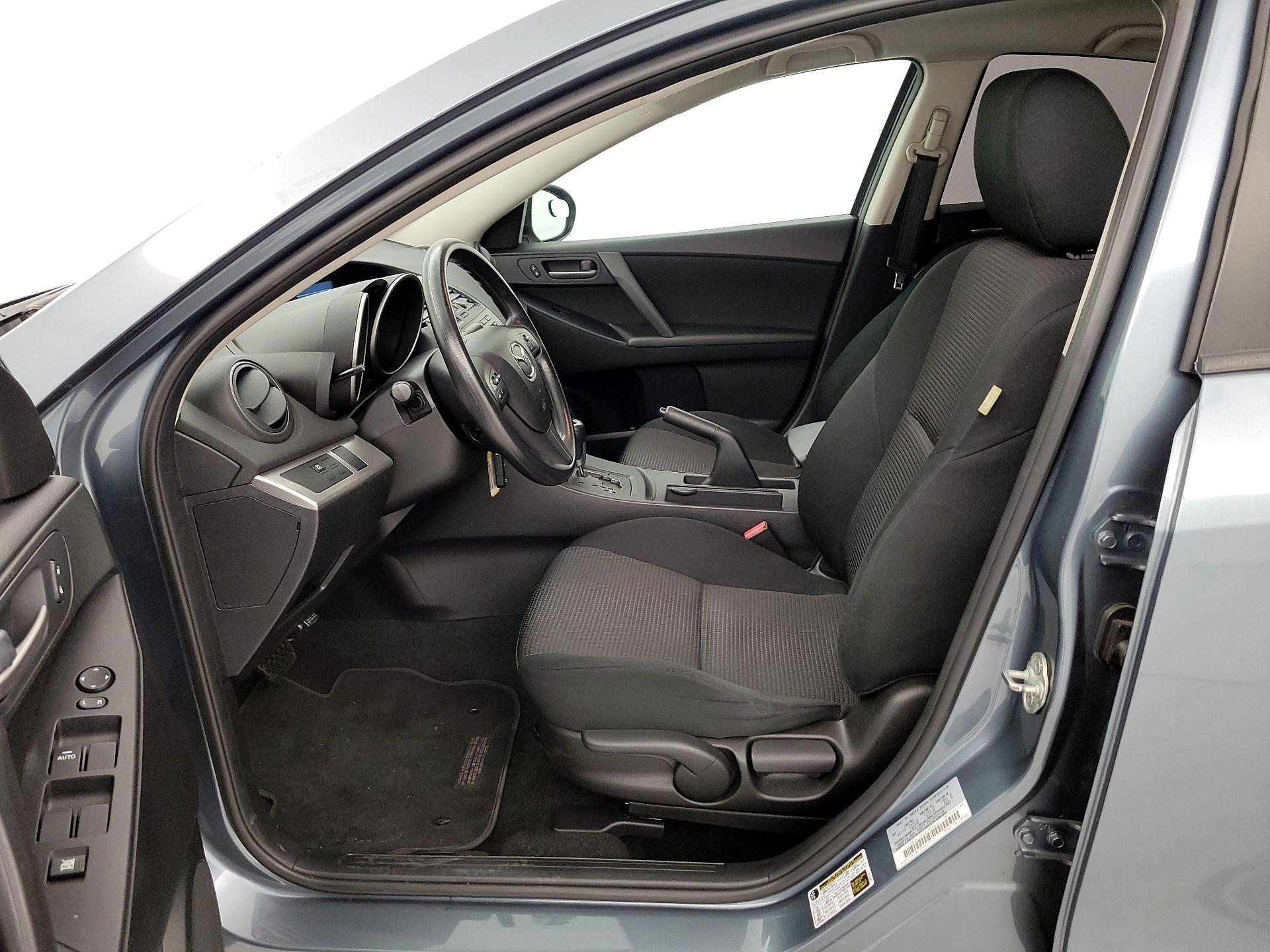 Thumbnail: 2013 Mazda Mazda3 - 11