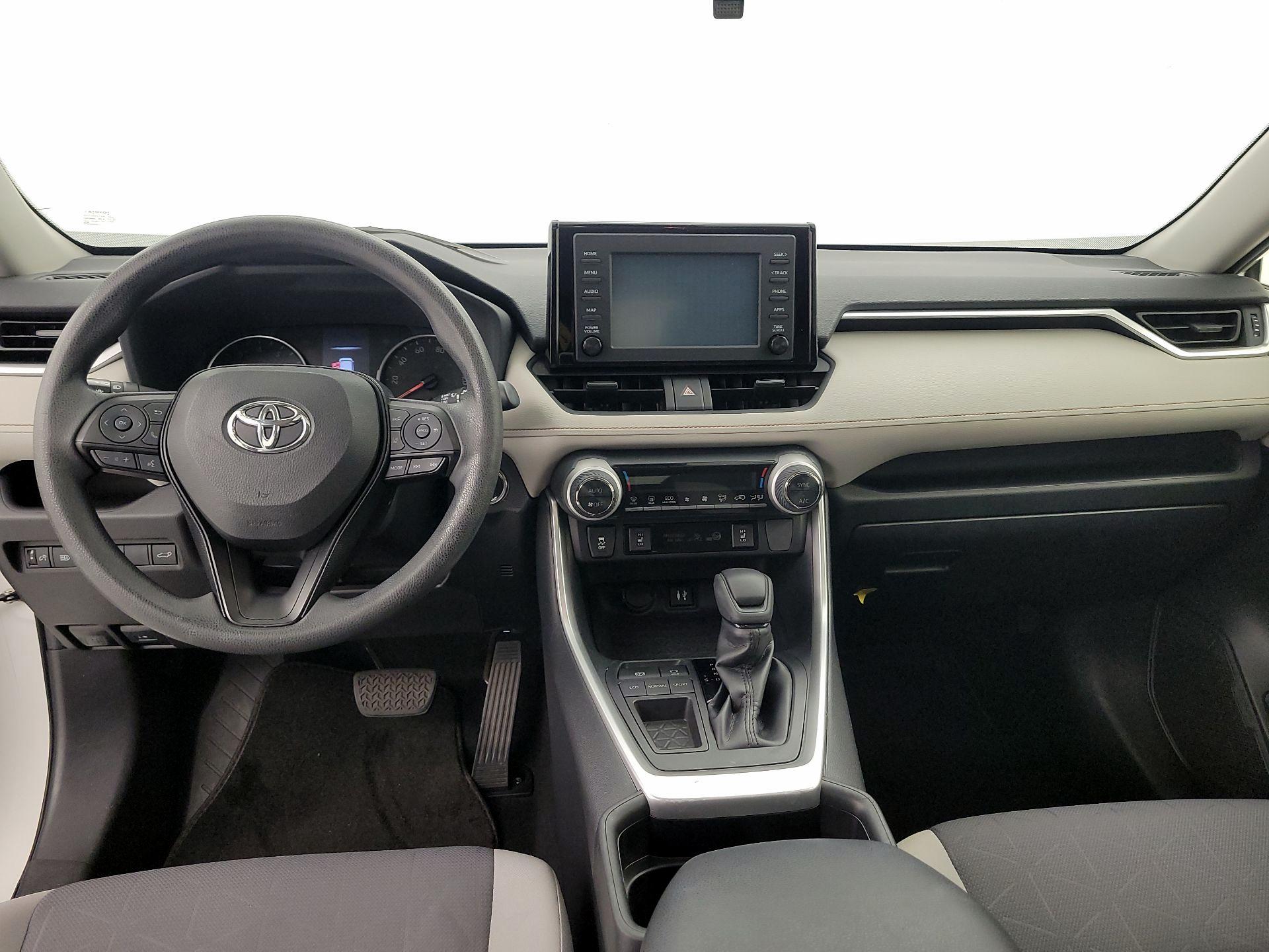 Thumbnail: 2019 Toyota RAV4 - 9