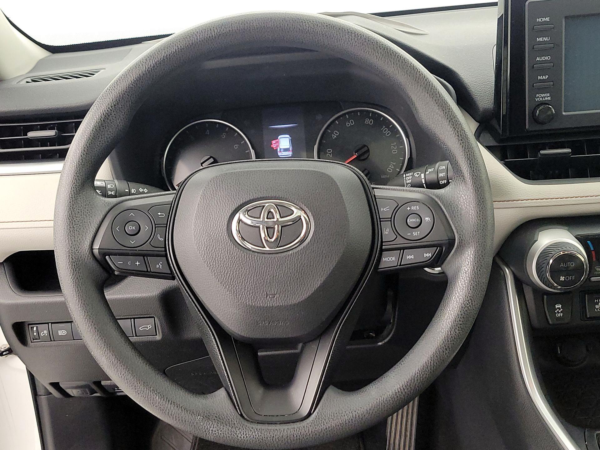 Thumbnail: 2019 Toyota RAV4 - 10