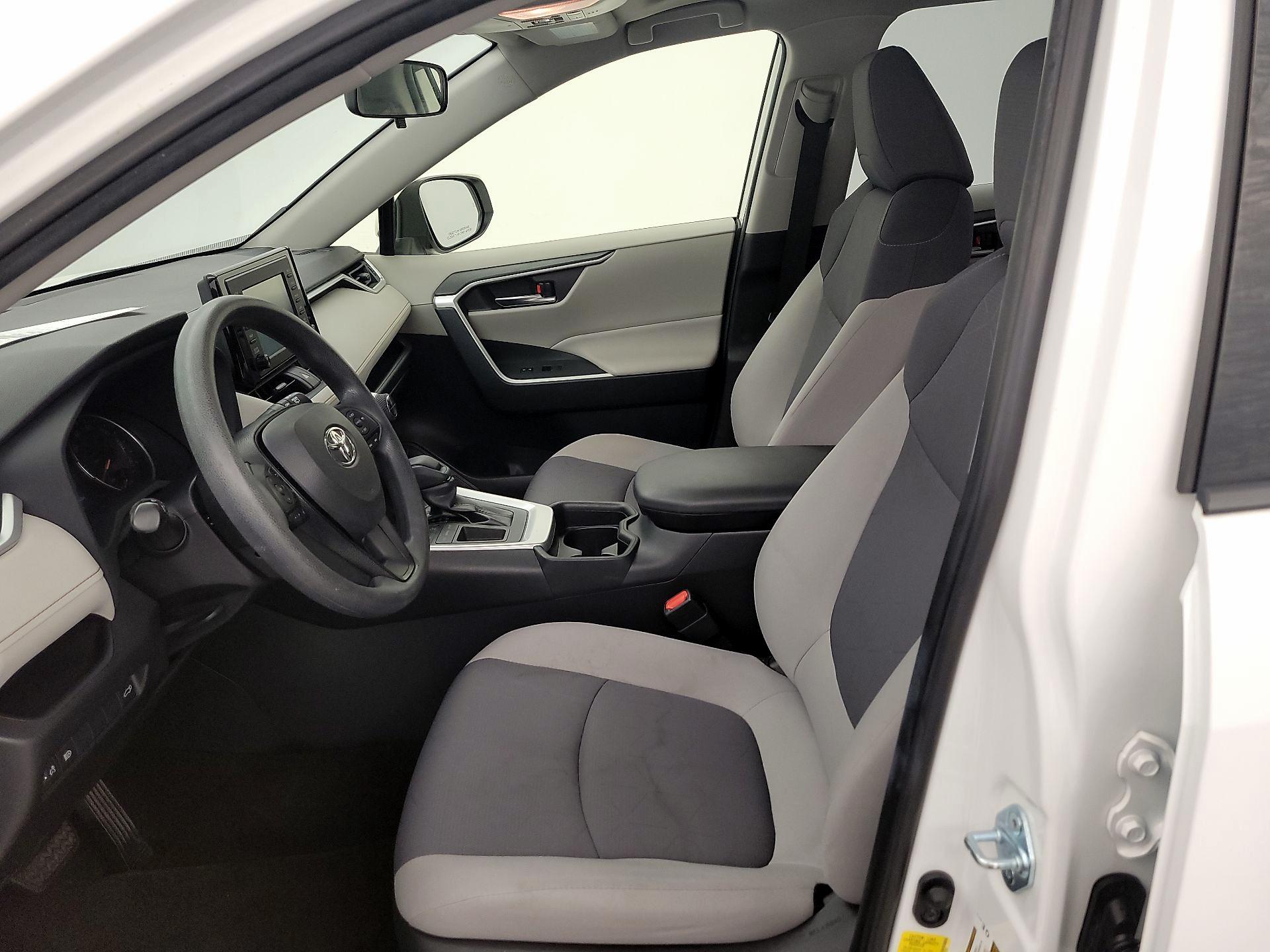 Thumbnail: 2019 Toyota RAV4 - 11
