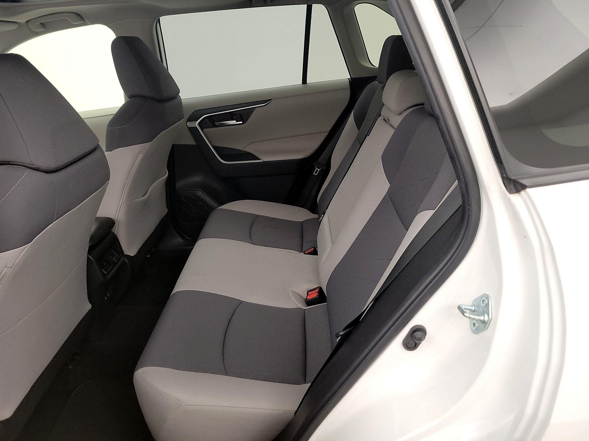 Thumbnail: 2019 Toyota RAV4 - 20