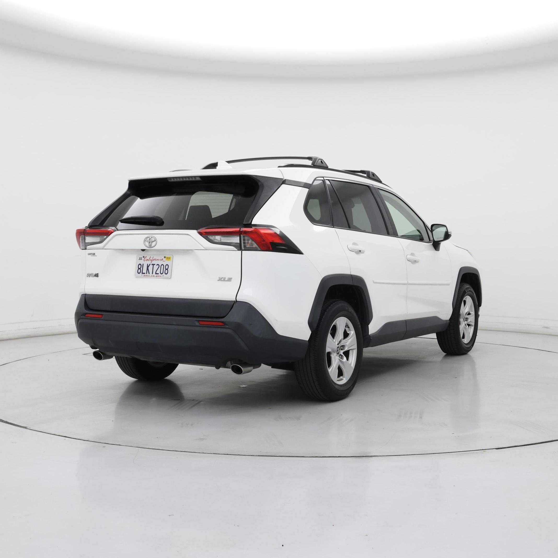 Thumbnail: 2019 Toyota RAV4 - 8
