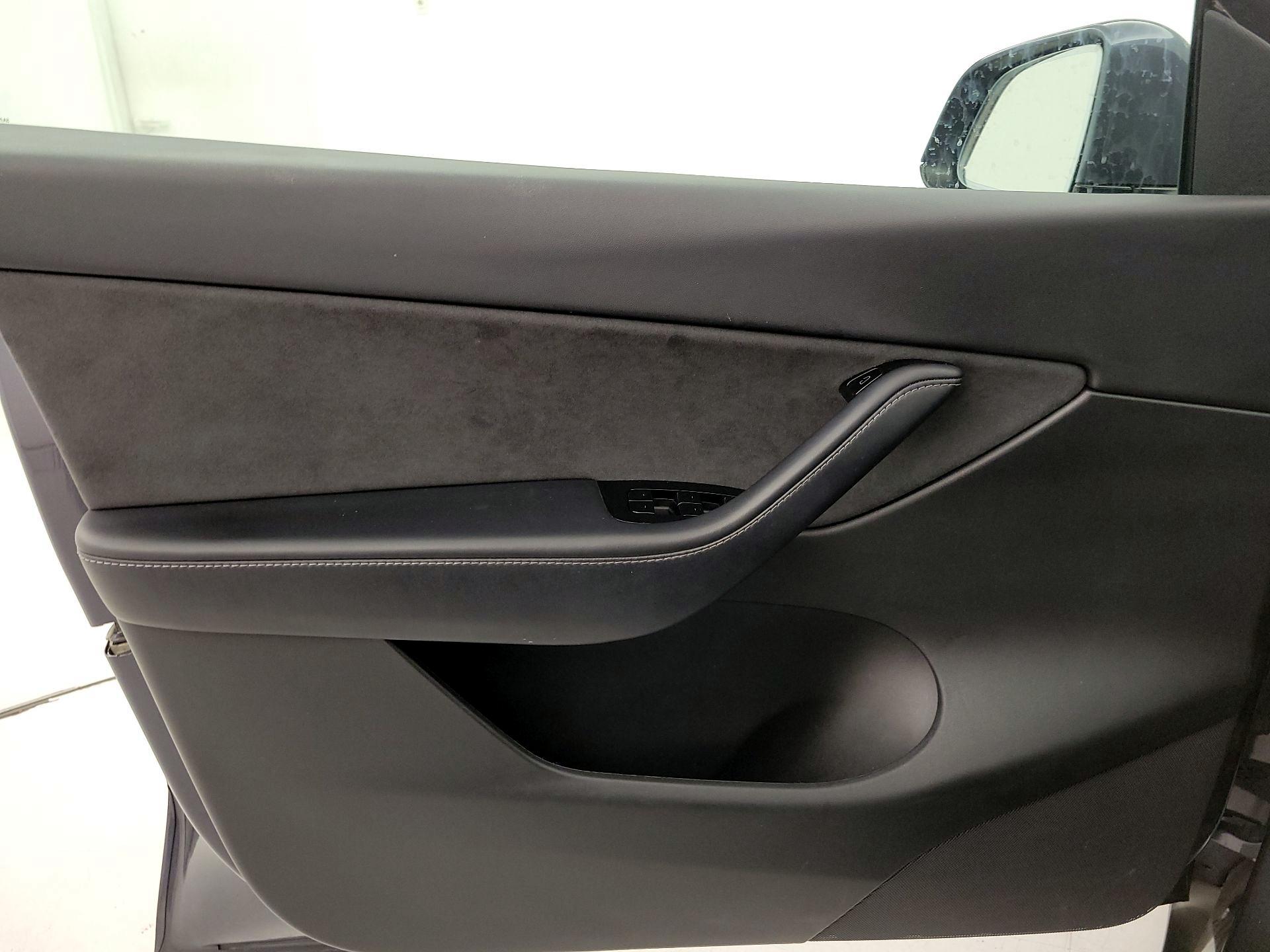 Thumbnail: 2021 Tesla Model Y - 12