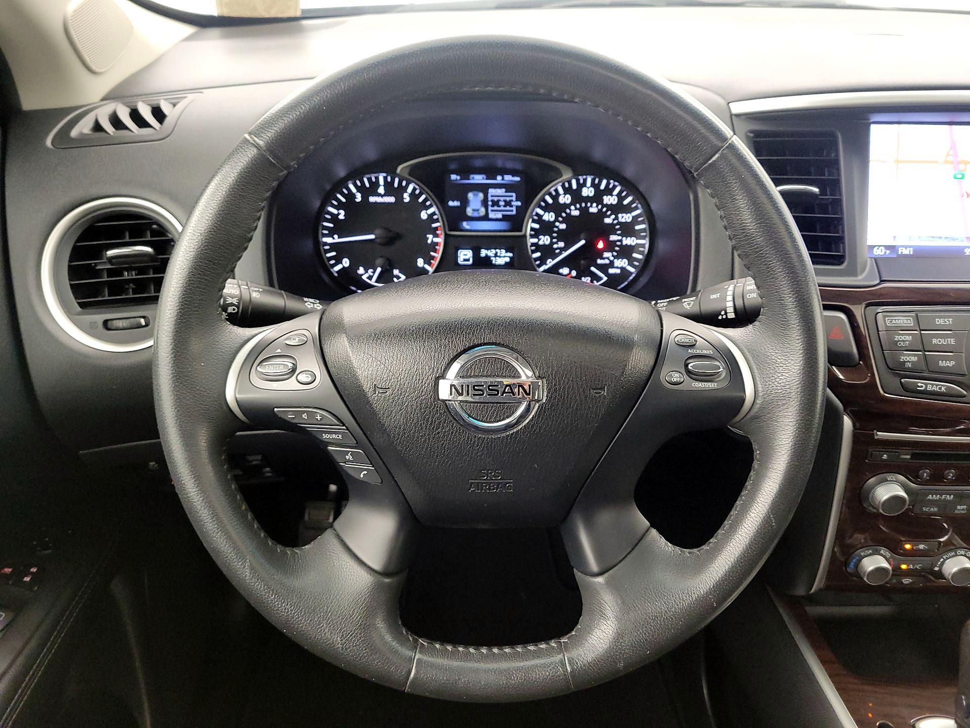 Thumbnail: 2015 Nissan Pathfinder - 10