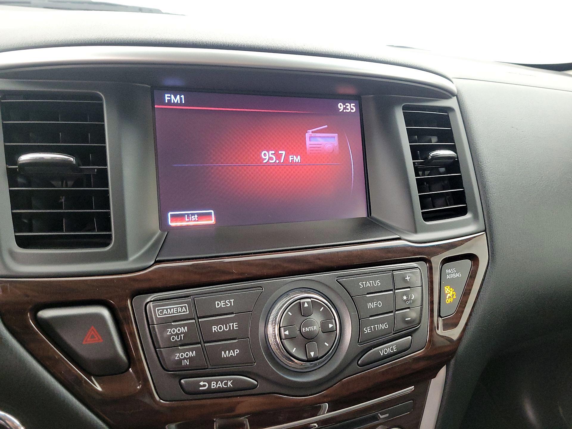 Thumbnail: 2015 Nissan Pathfinder - 16