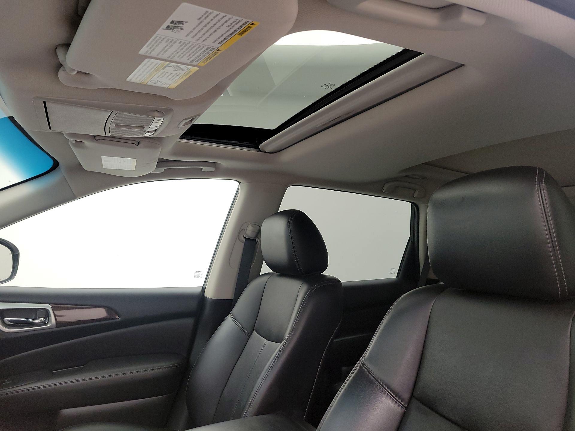 Thumbnail: 2015 Nissan Pathfinder - 20