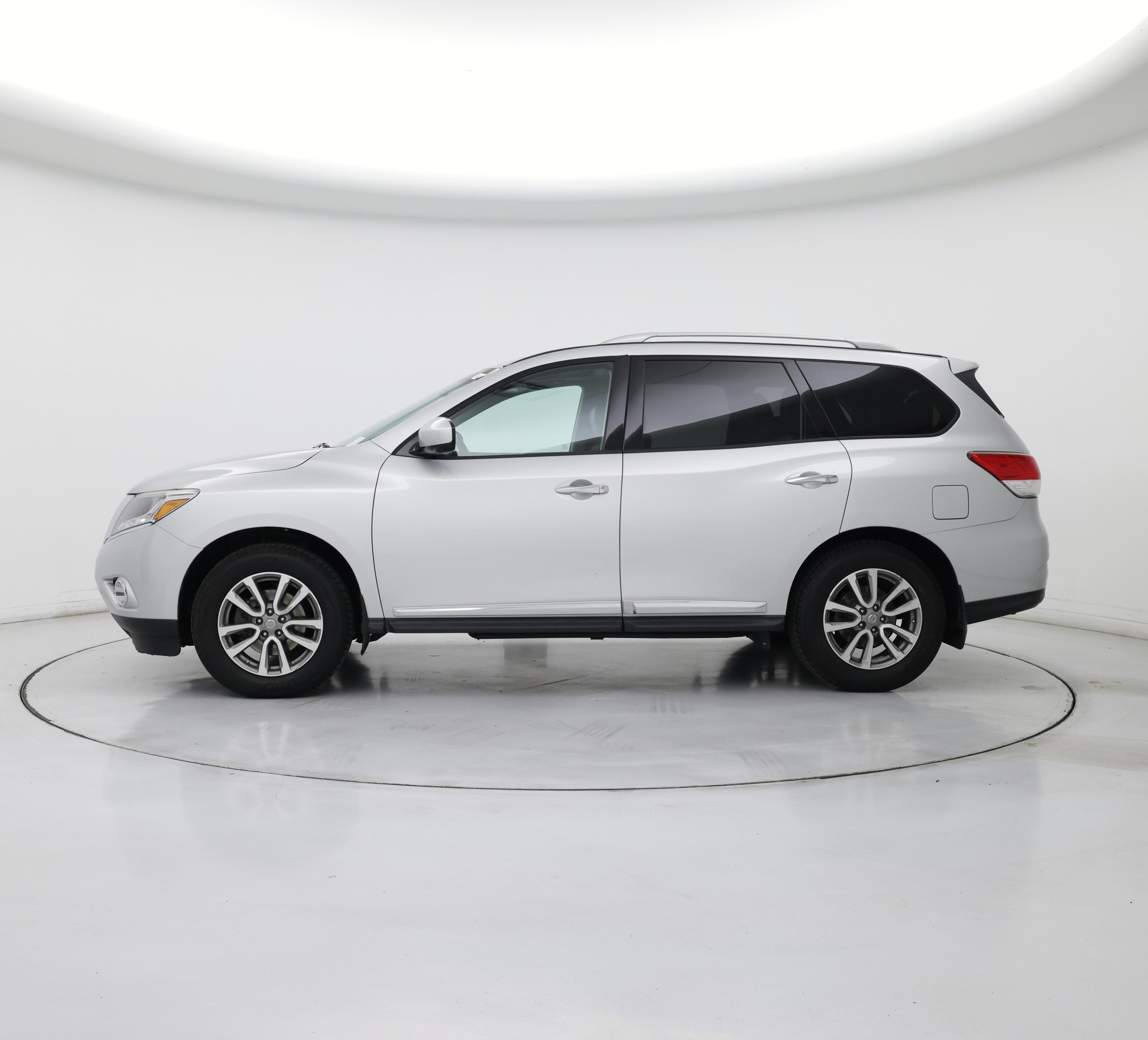 Thumbnail: 2015 Nissan Pathfinder - 3