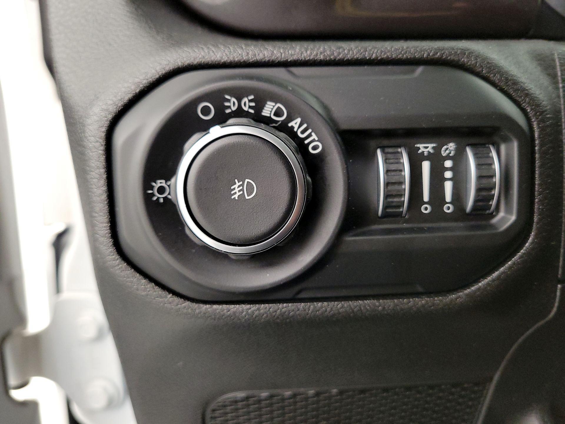 Thumbnail: 2019 Jeep Wrangler - 13