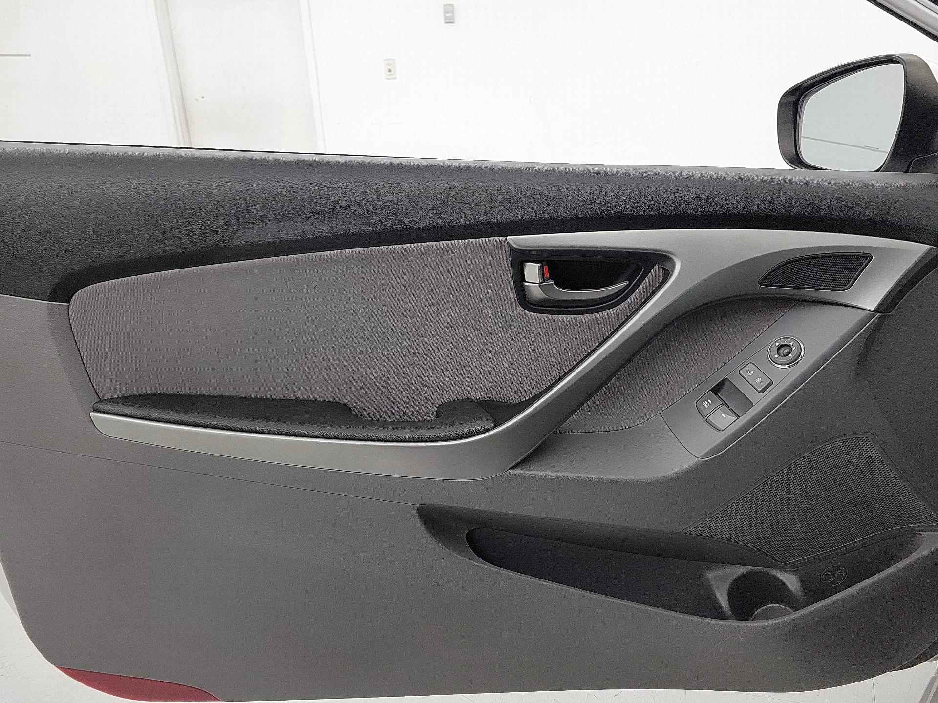 Thumbnail: 2013 Hyundai Elantra - 12