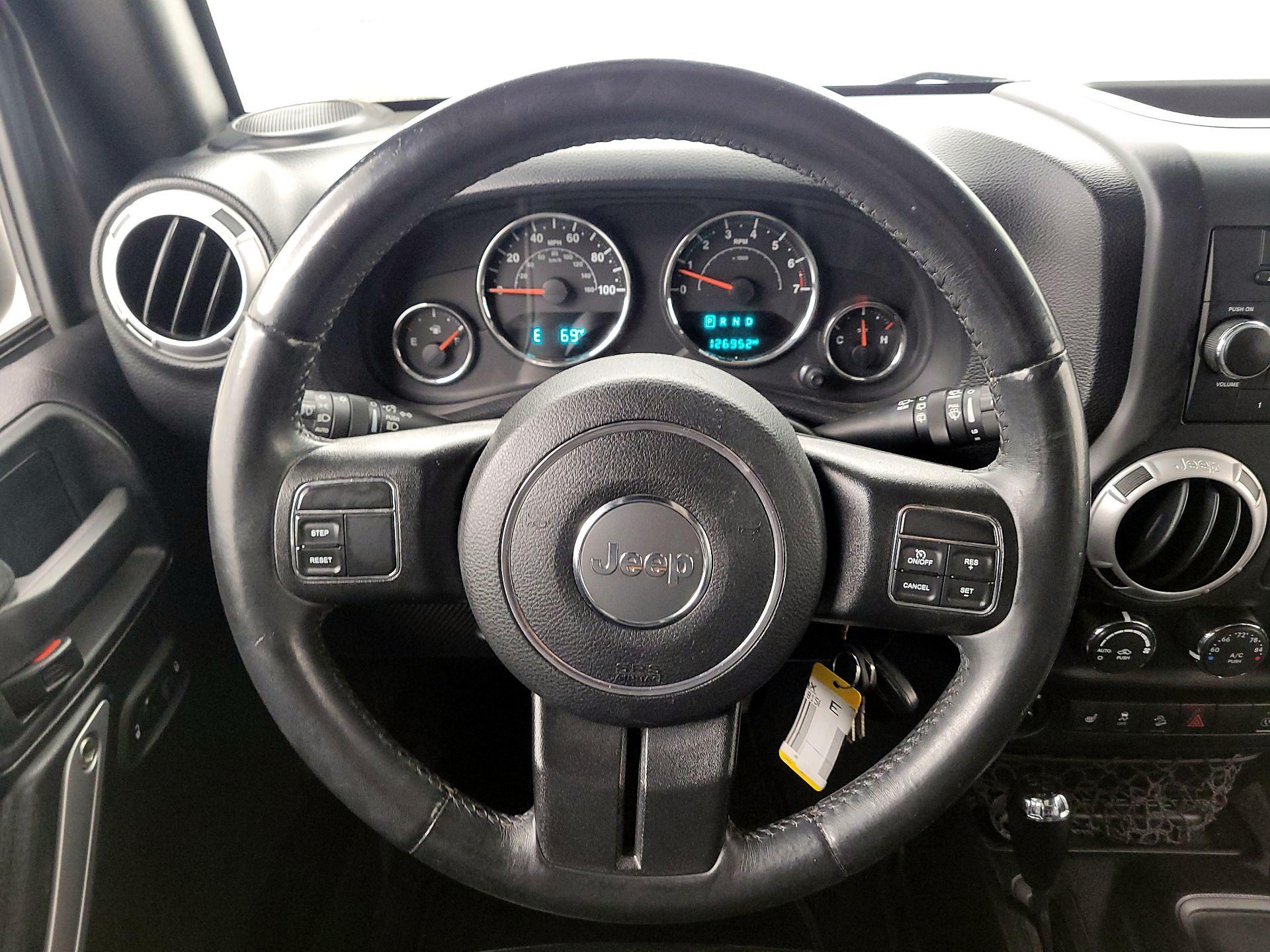 Thumbnail: 2016 Jeep Wrangler - 10