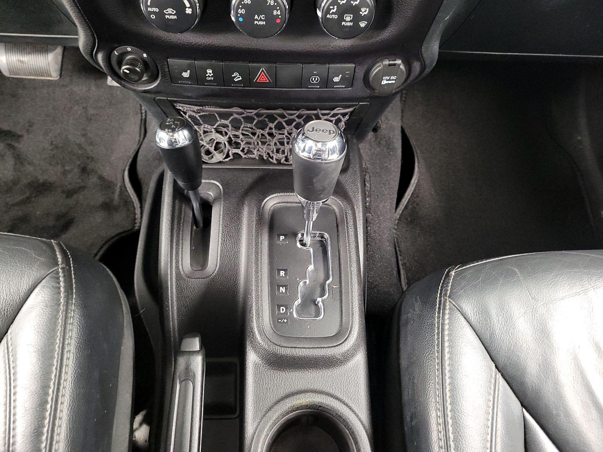 Thumbnail: 2016 Jeep Wrangler - 15