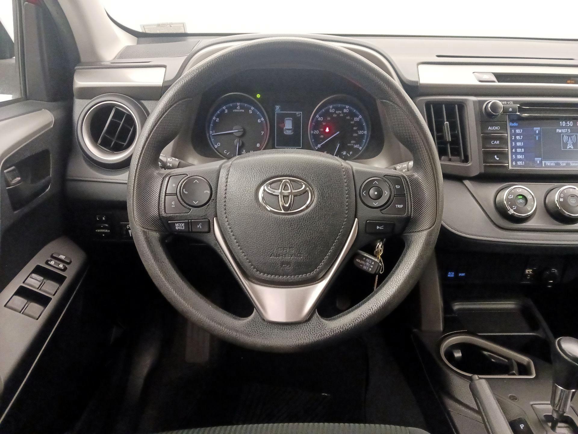 Thumbnail: 2017 Toyota RAV4 - 10