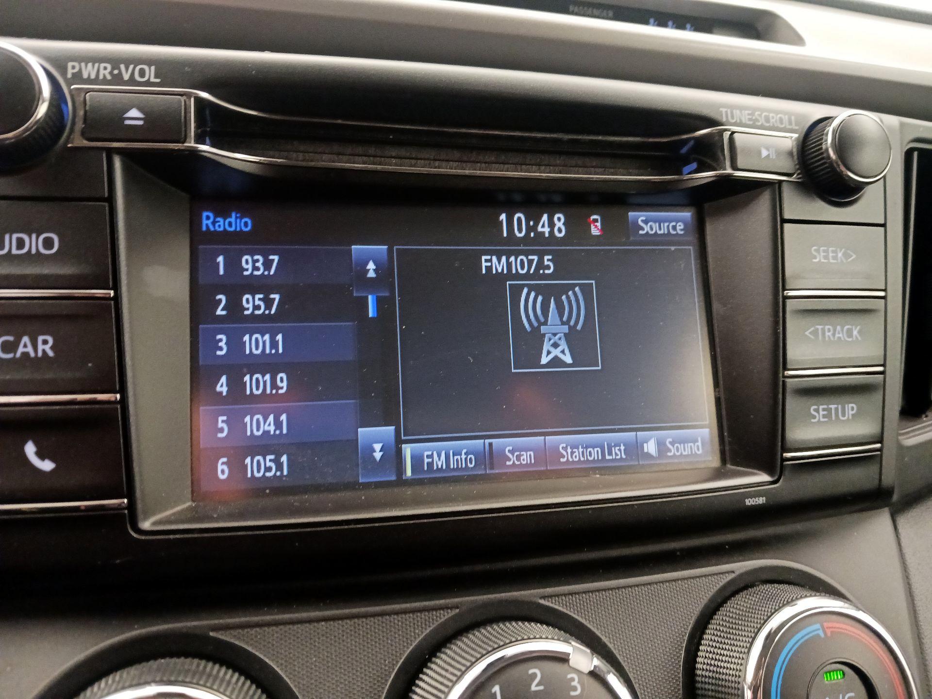 Thumbnail: 2017 Toyota RAV4 - 15