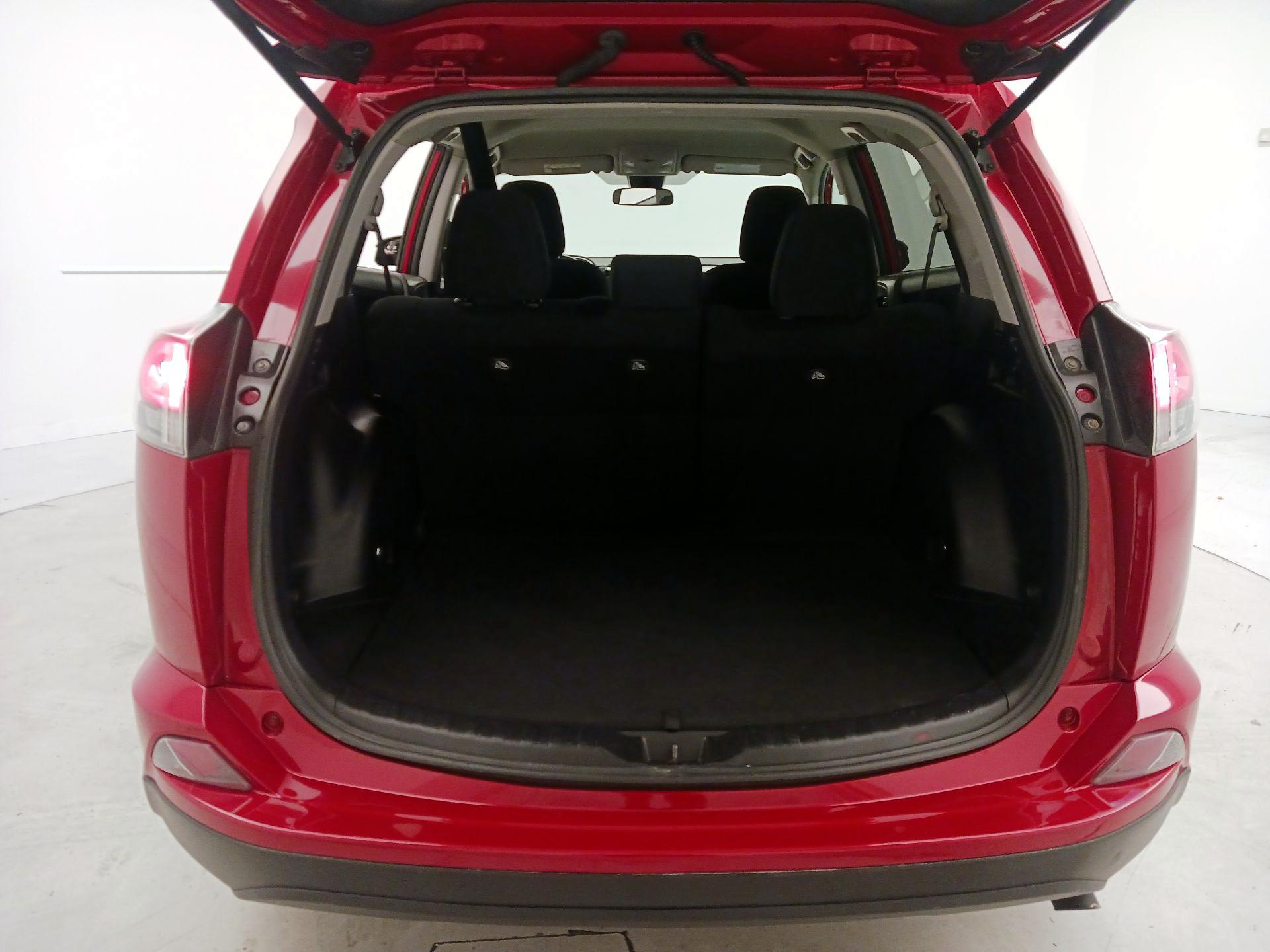 Thumbnail: 2017 Toyota RAV4 - 20