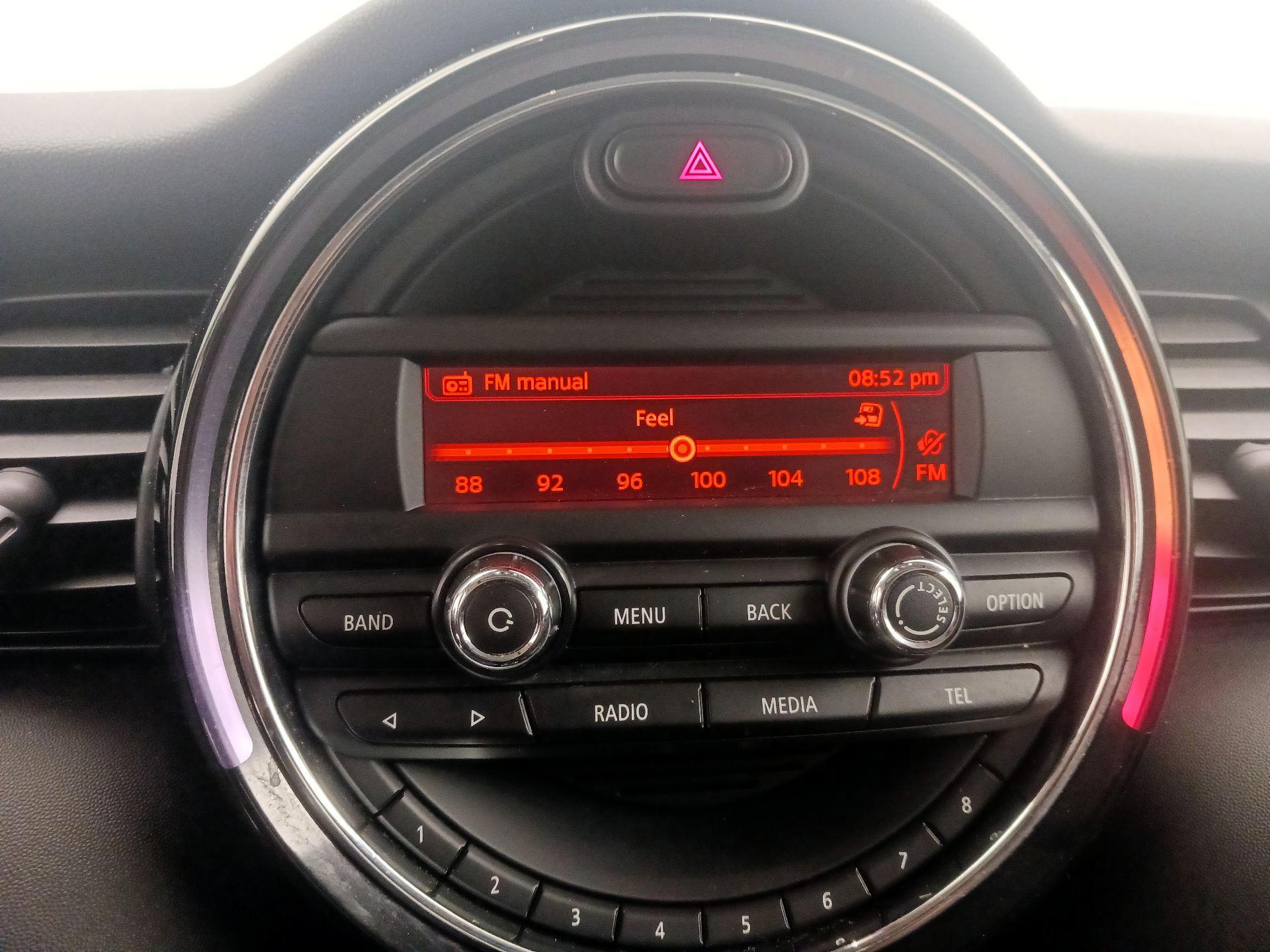 Thumbnail: 2015 MINI Cooper Hardtop - 14