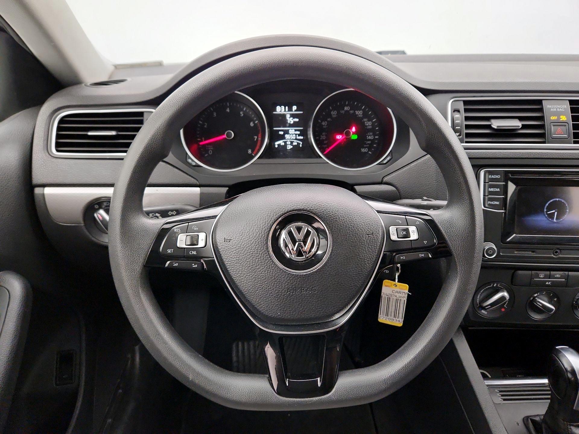 Thumbnail: 2017 Volkswagen Jetta - 10
