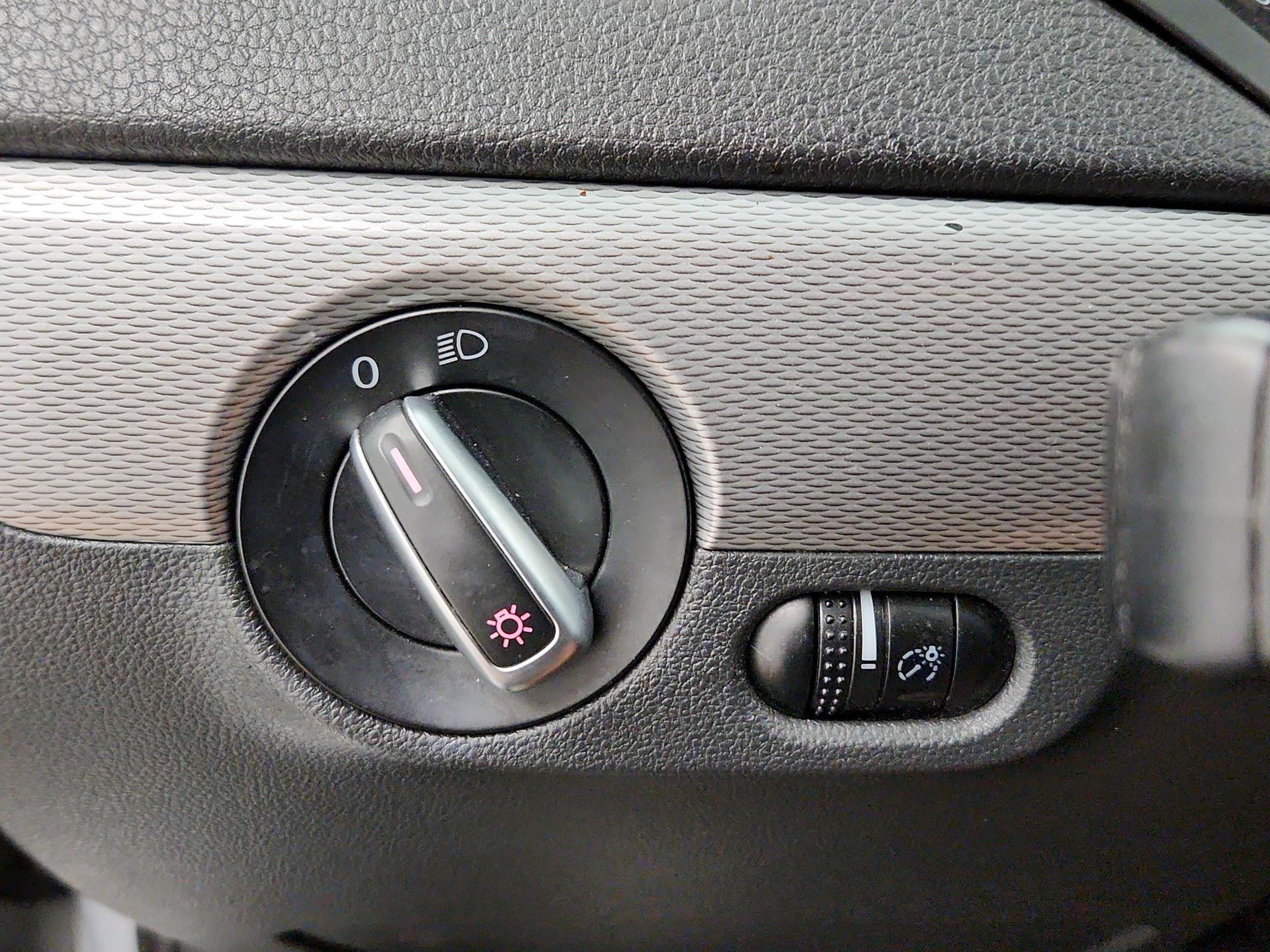 Thumbnail: 2017 Volkswagen Jetta - 13