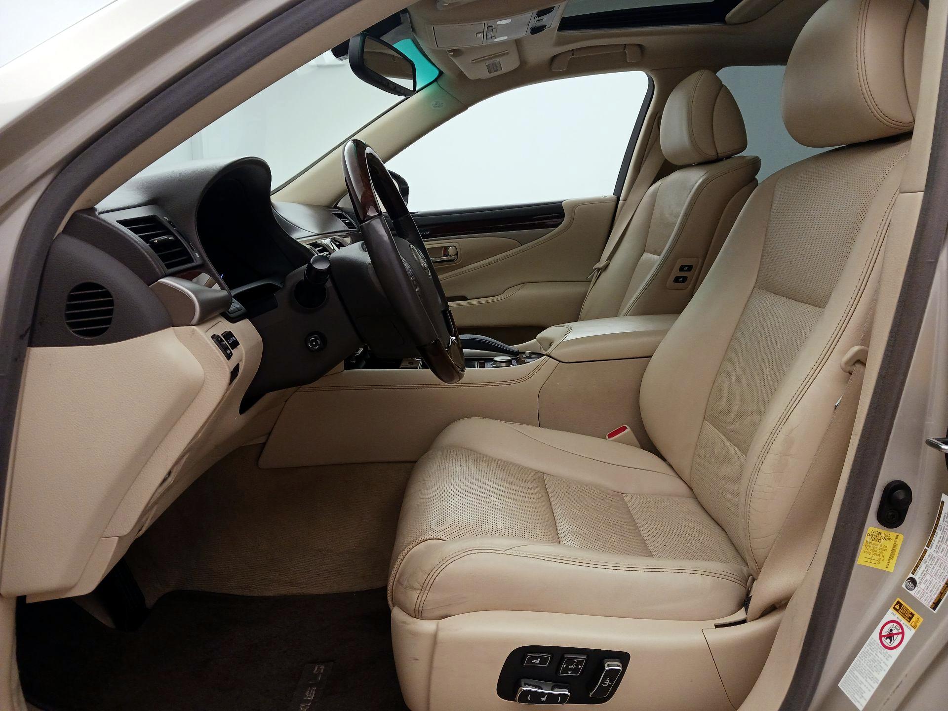 Thumbnail: 2014 Lexus LS - 11