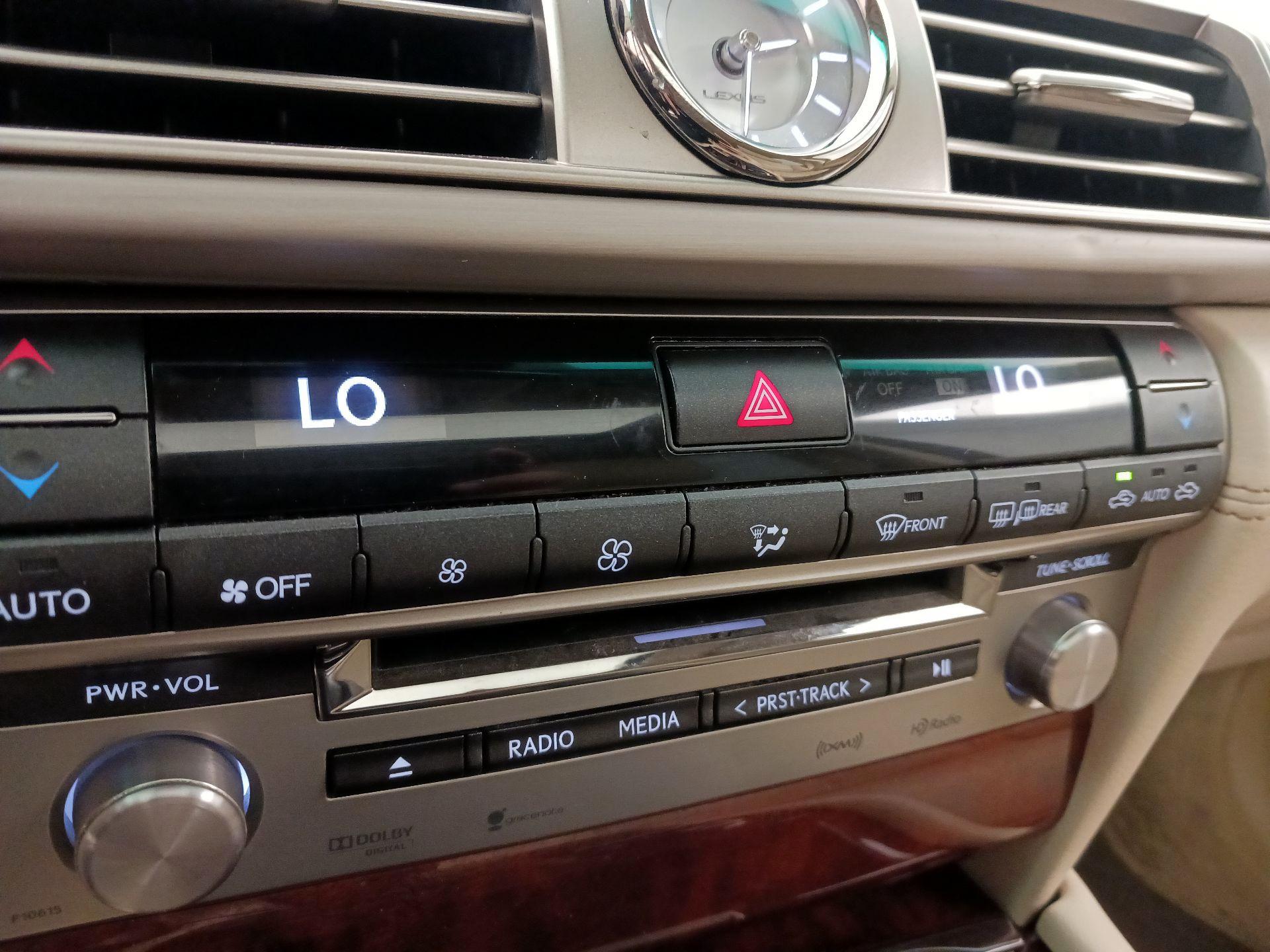 Thumbnail: 2014 Lexus LS - 17