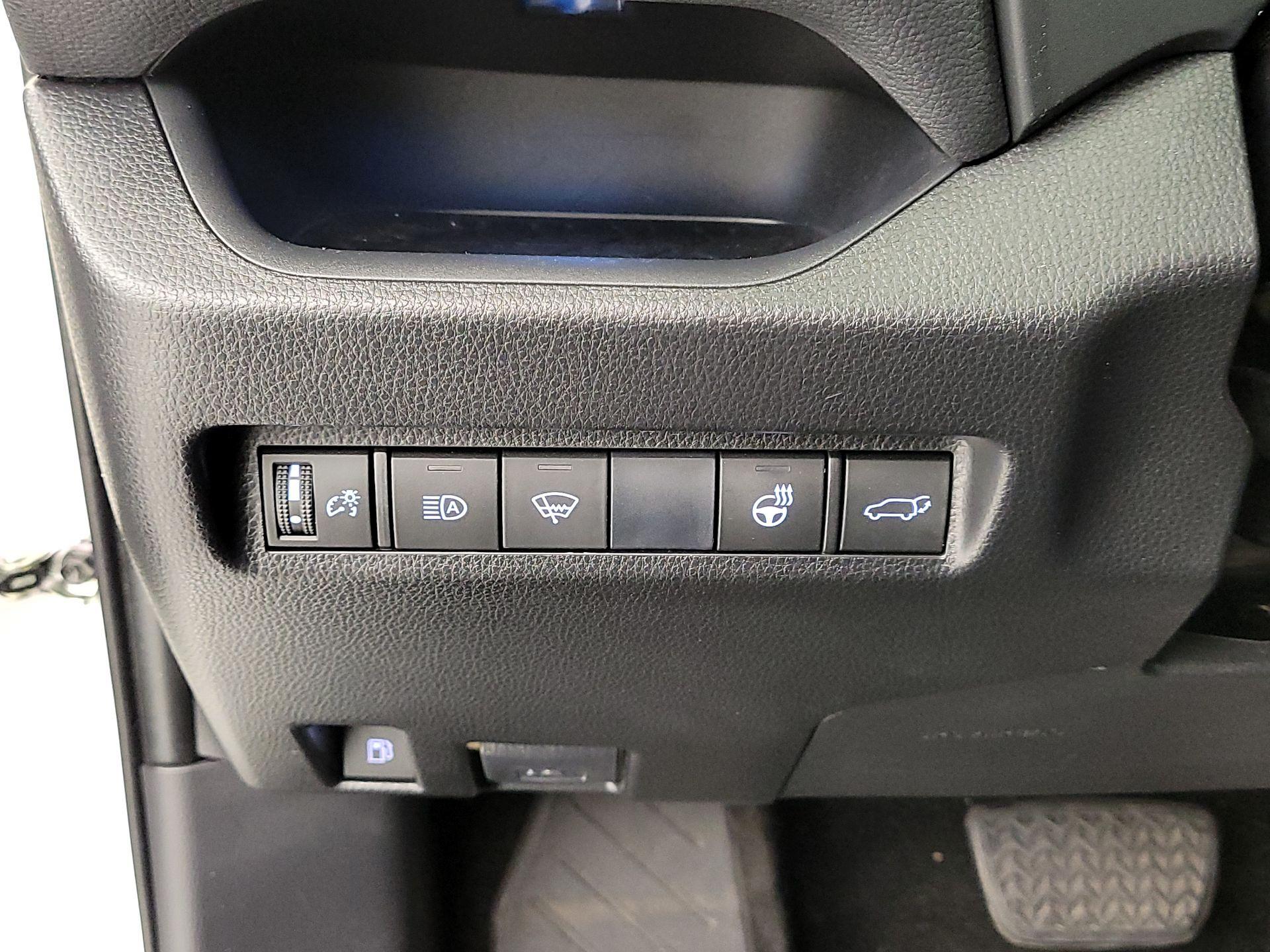 Thumbnail: 2019 Toyota RAV4 - 13