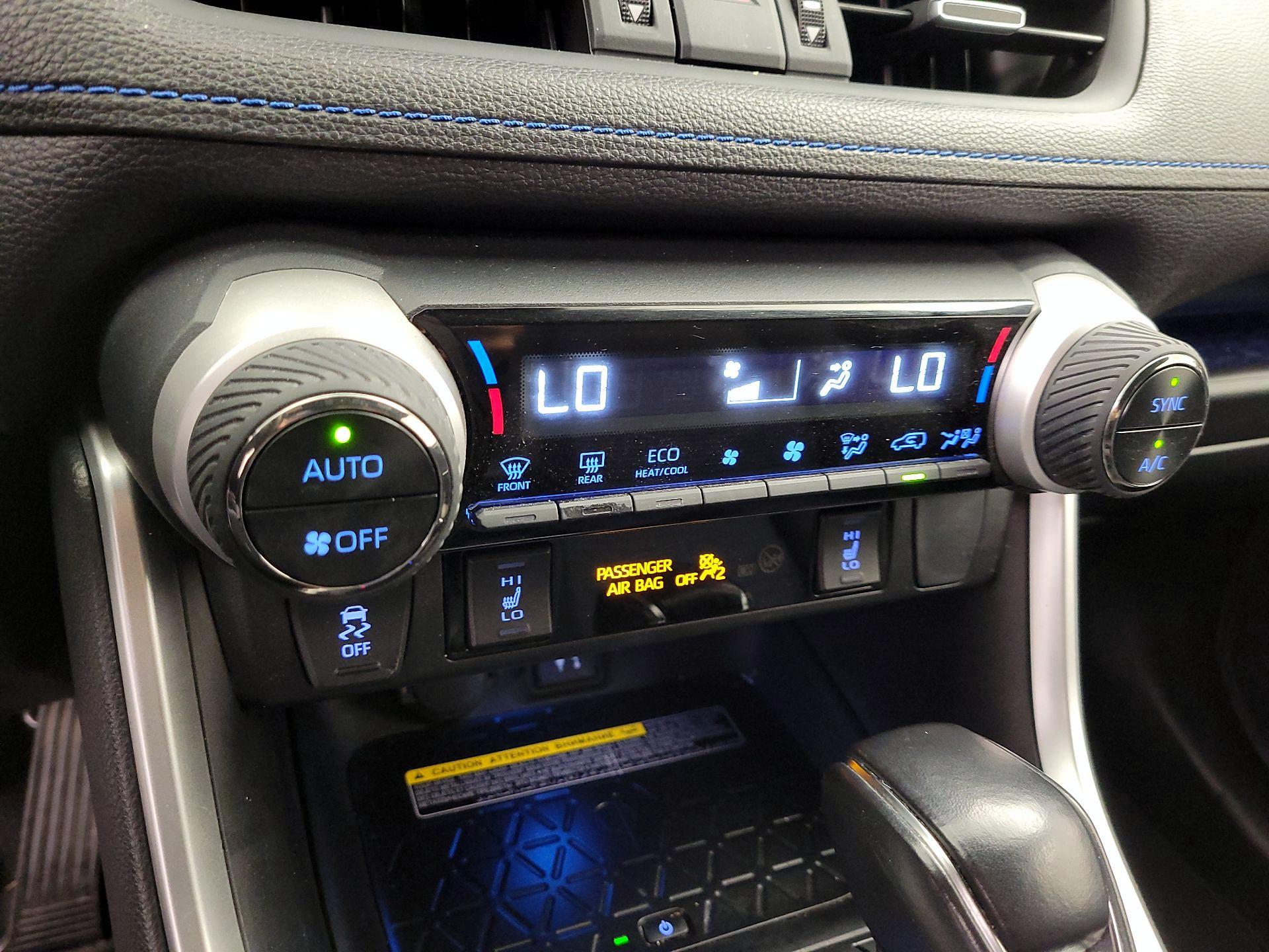 Thumbnail: 2019 Toyota RAV4 - 17