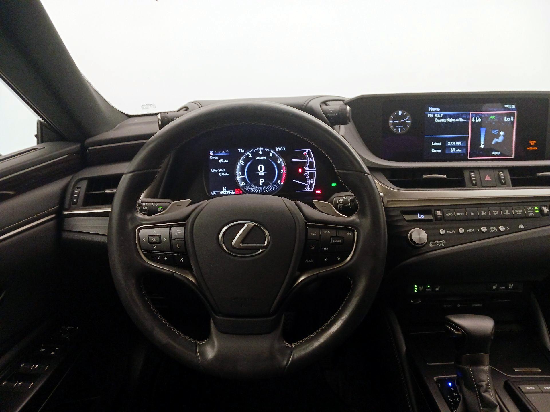 Thumbnail: 2021 Lexus ES - 10