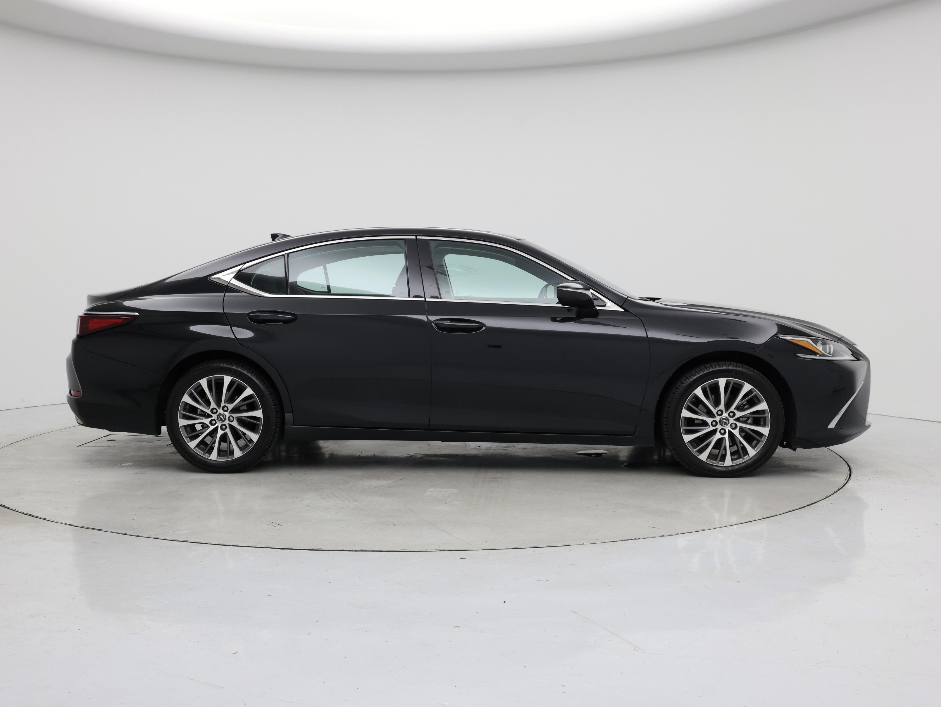 Thumbnail: 2021 Lexus ES - 7