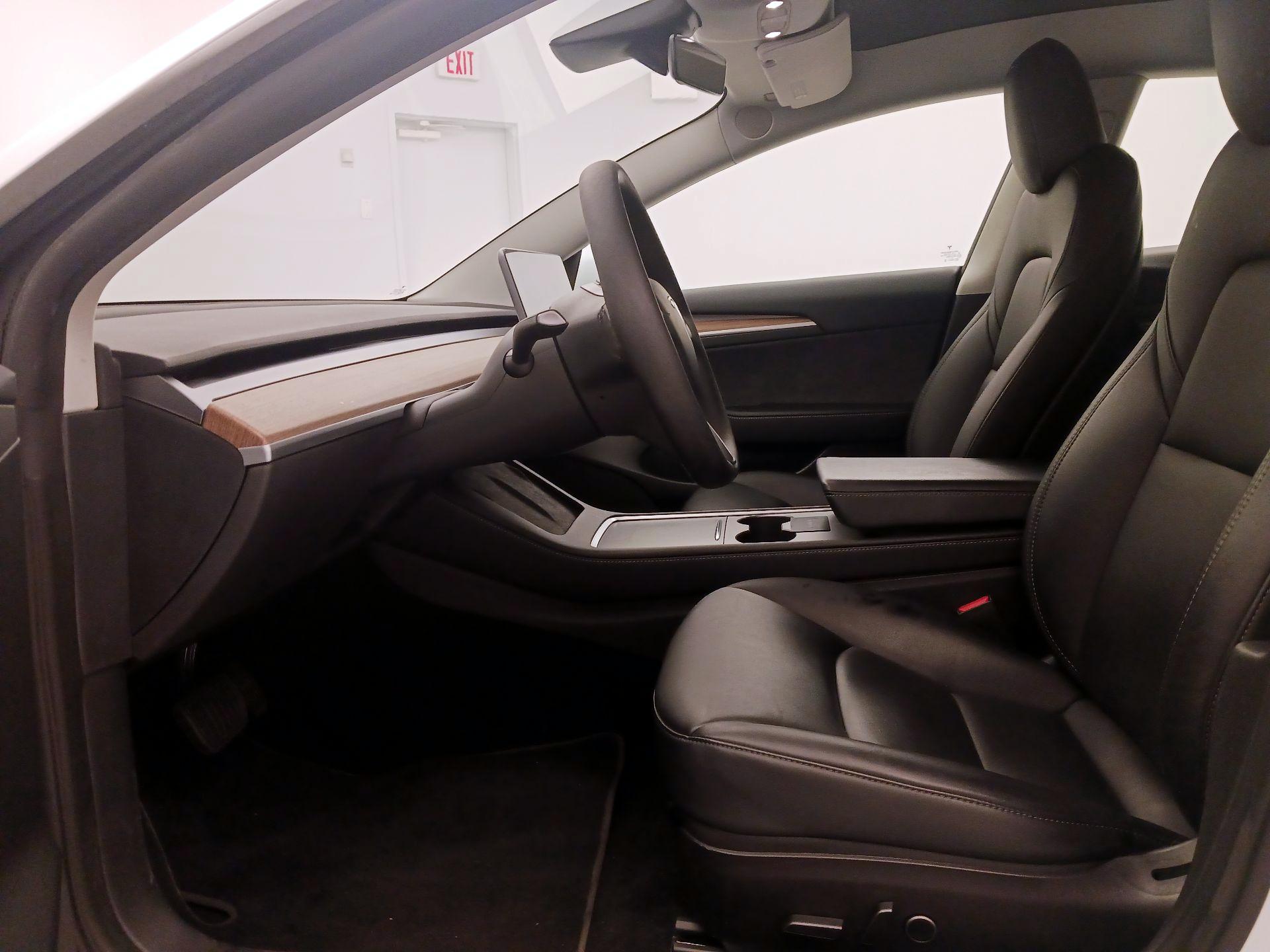 Thumbnail: 2022 Tesla Model 3 - 11