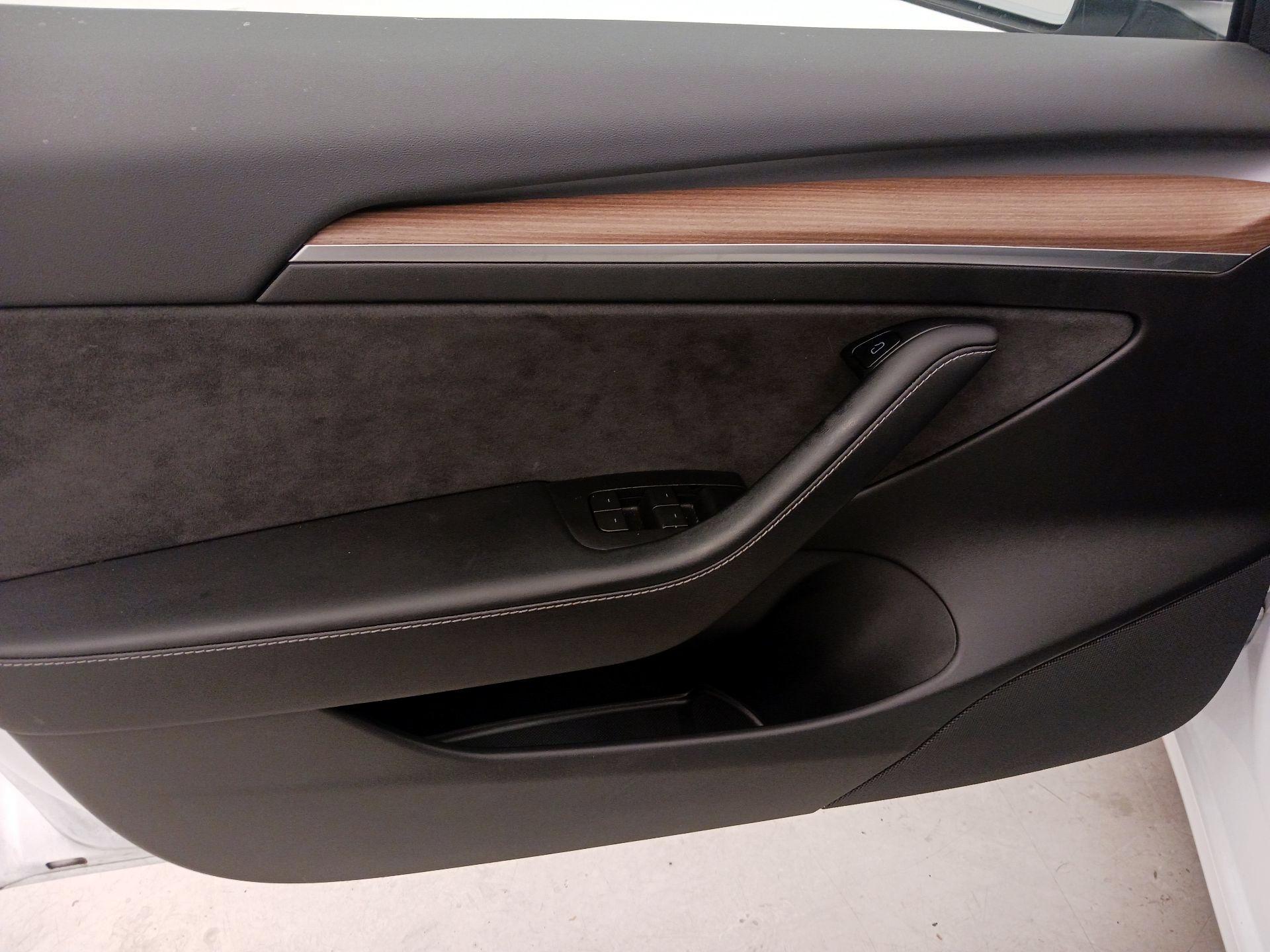 Thumbnail: 2022 Tesla Model 3 - 12
