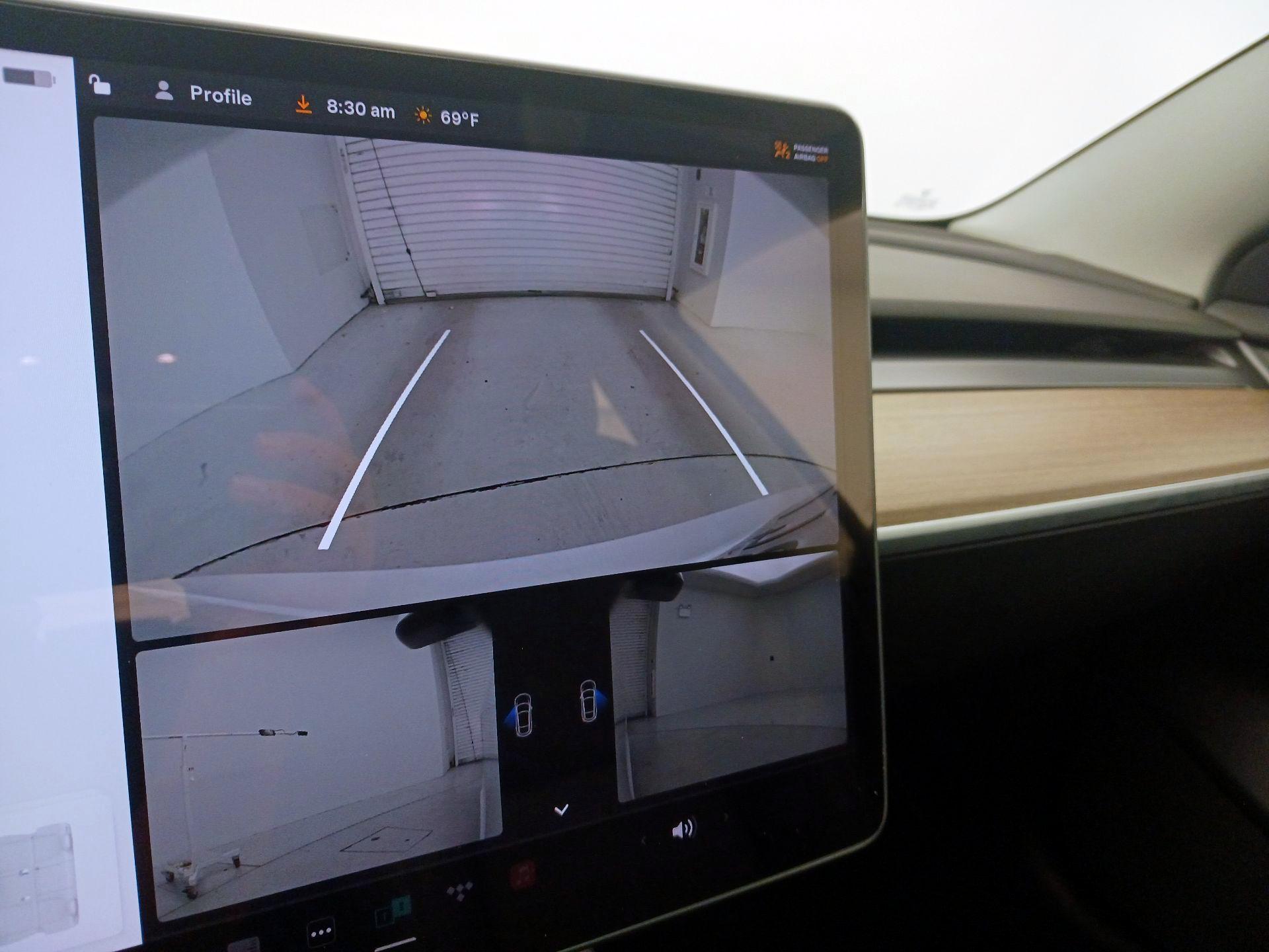 Thumbnail: 2022 Tesla Model 3 - 14