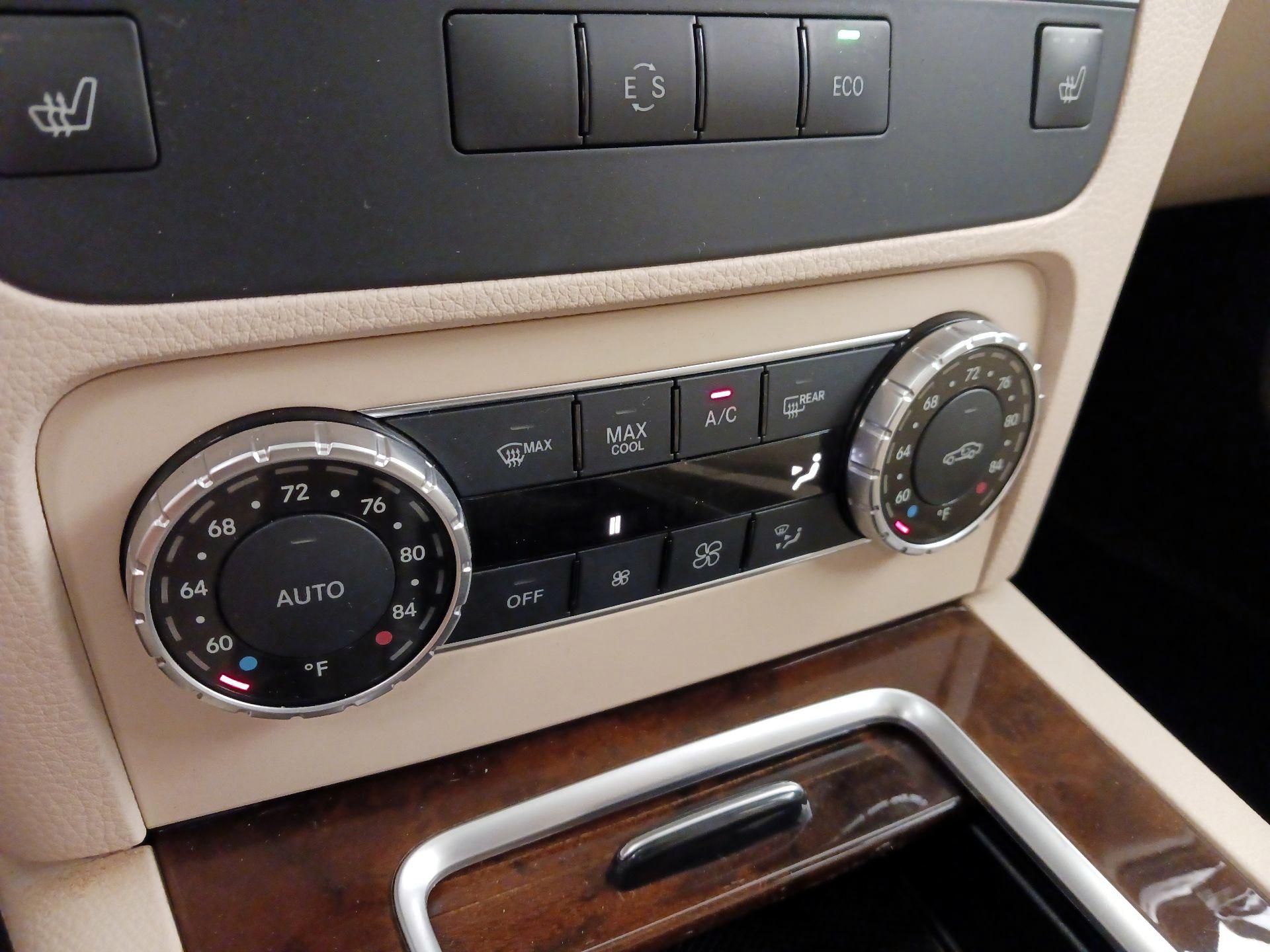 Thumbnail: 2015 Mercedes-Benz GLK - 15