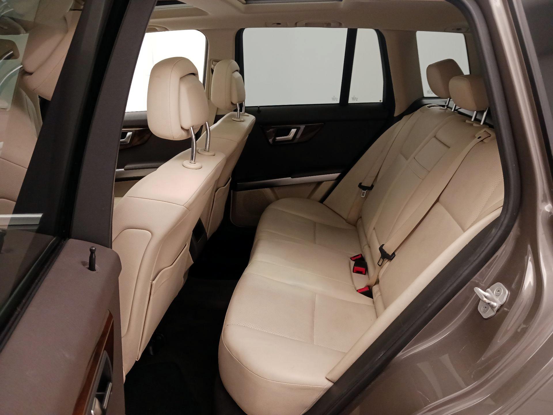 Thumbnail: 2015 Mercedes-Benz GLK - 18