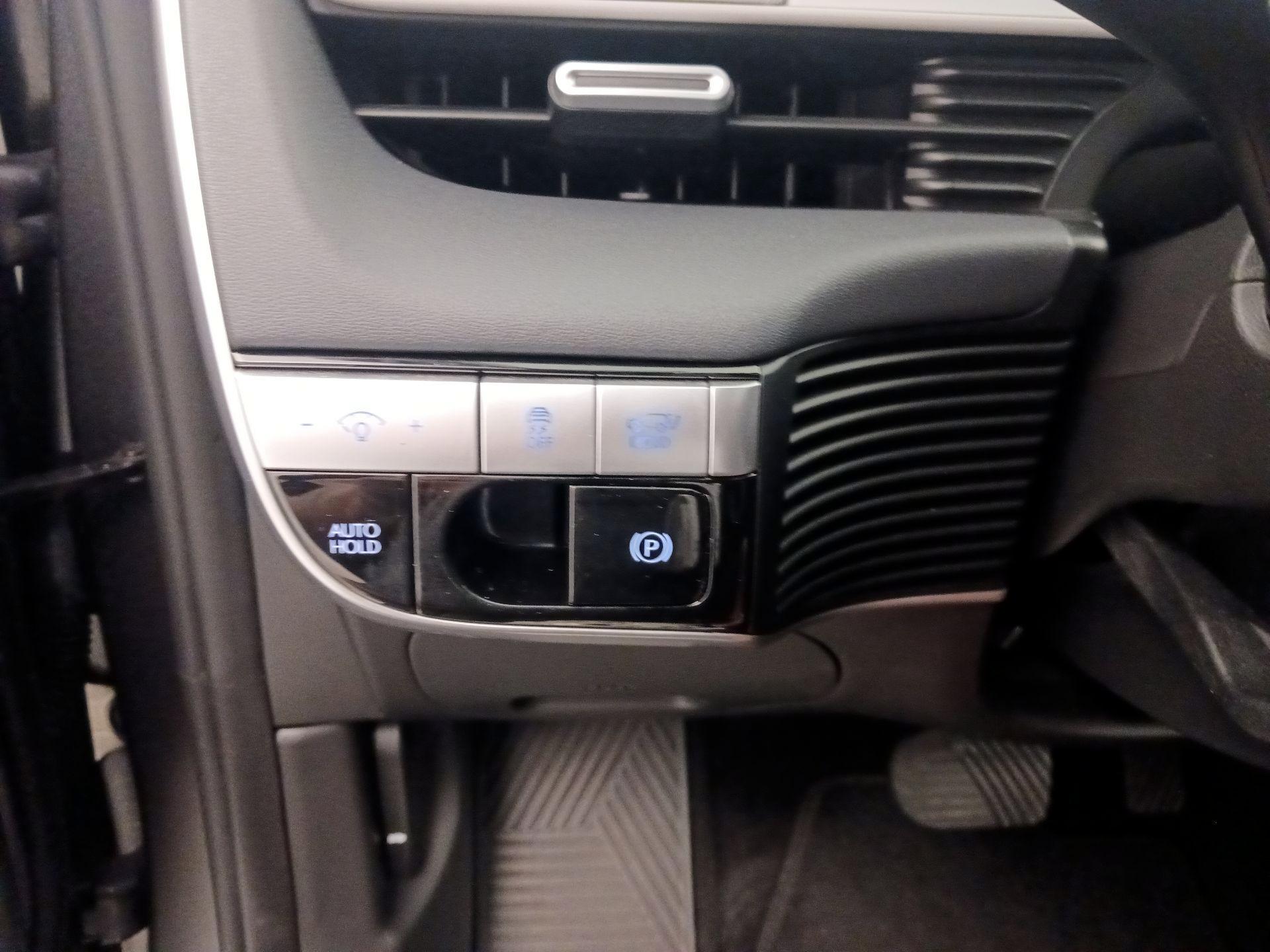 Thumbnail: 2022 Hyundai Ioniq 5 - 13