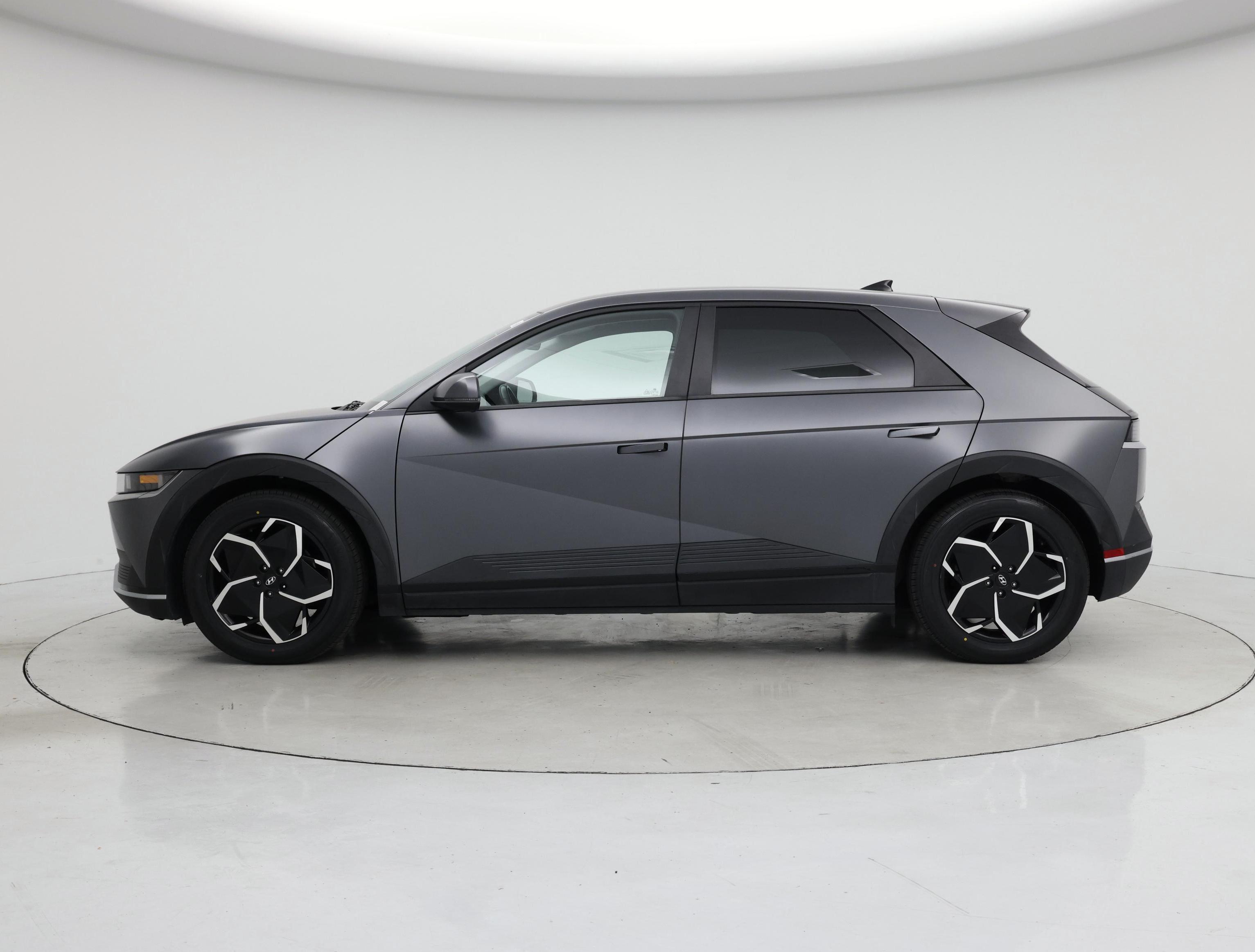 Thumbnail: 2022 Hyundai Ioniq 5 - 3