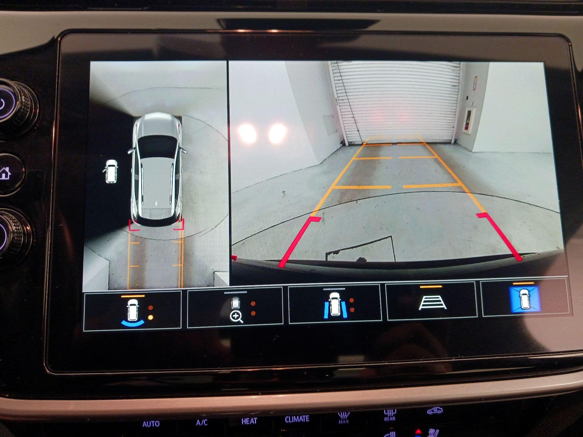 Thumbnail: 2023 Chevrolet Bolt EUV - 15