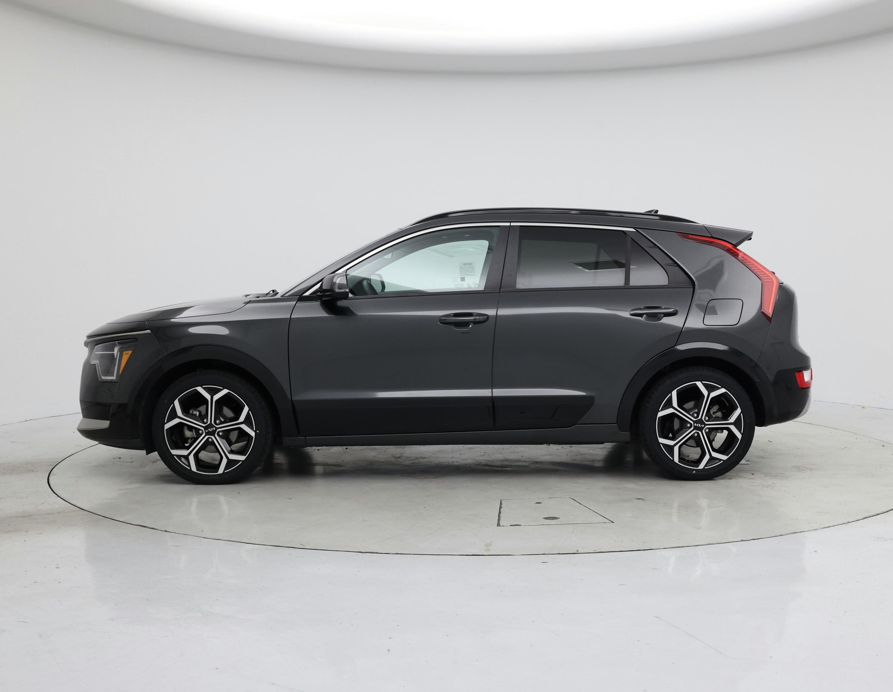 Thumbnail: 2023 Kia Niro - 3