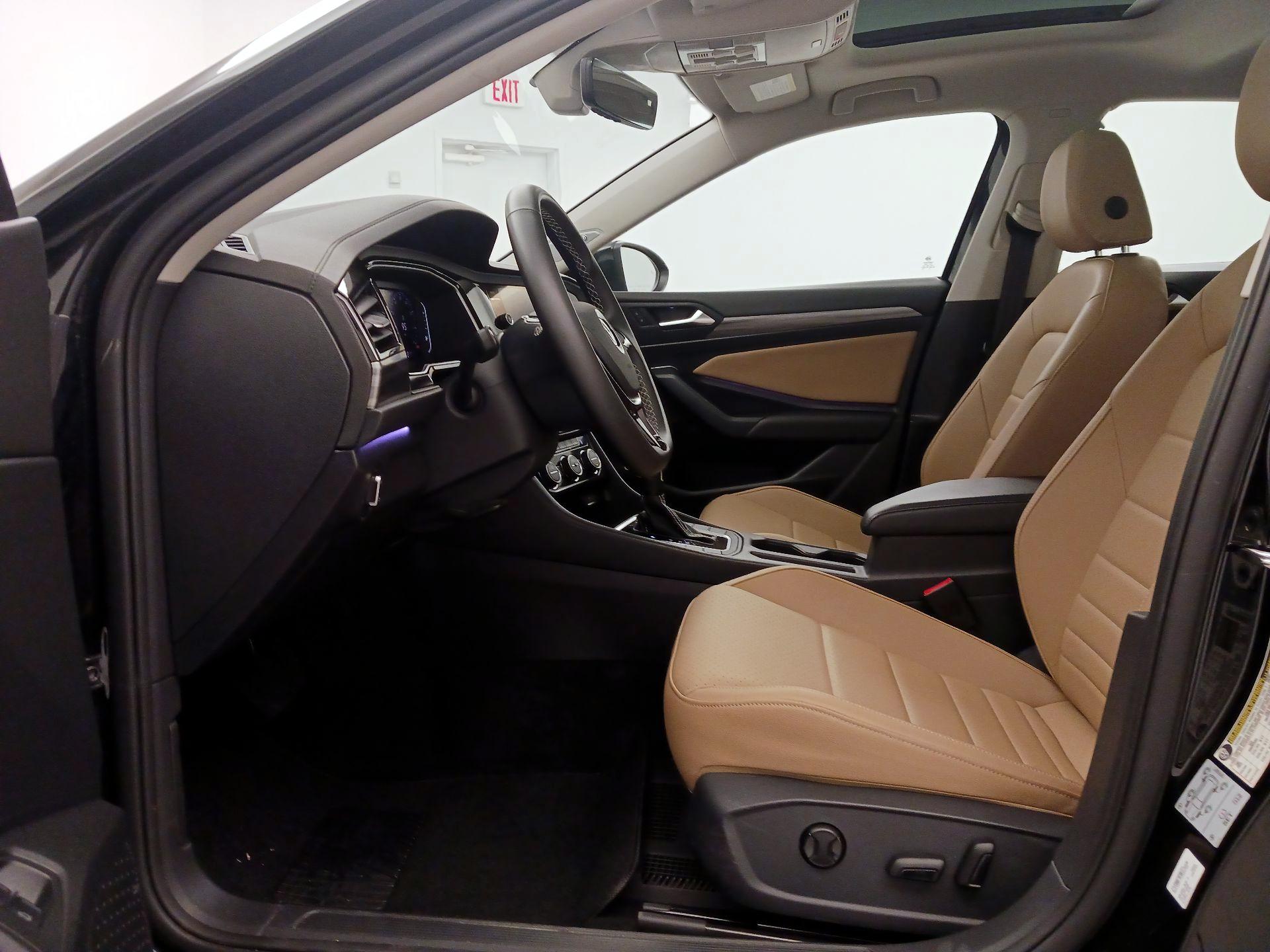 Thumbnail: 2021 Volkswagen Jetta - 11